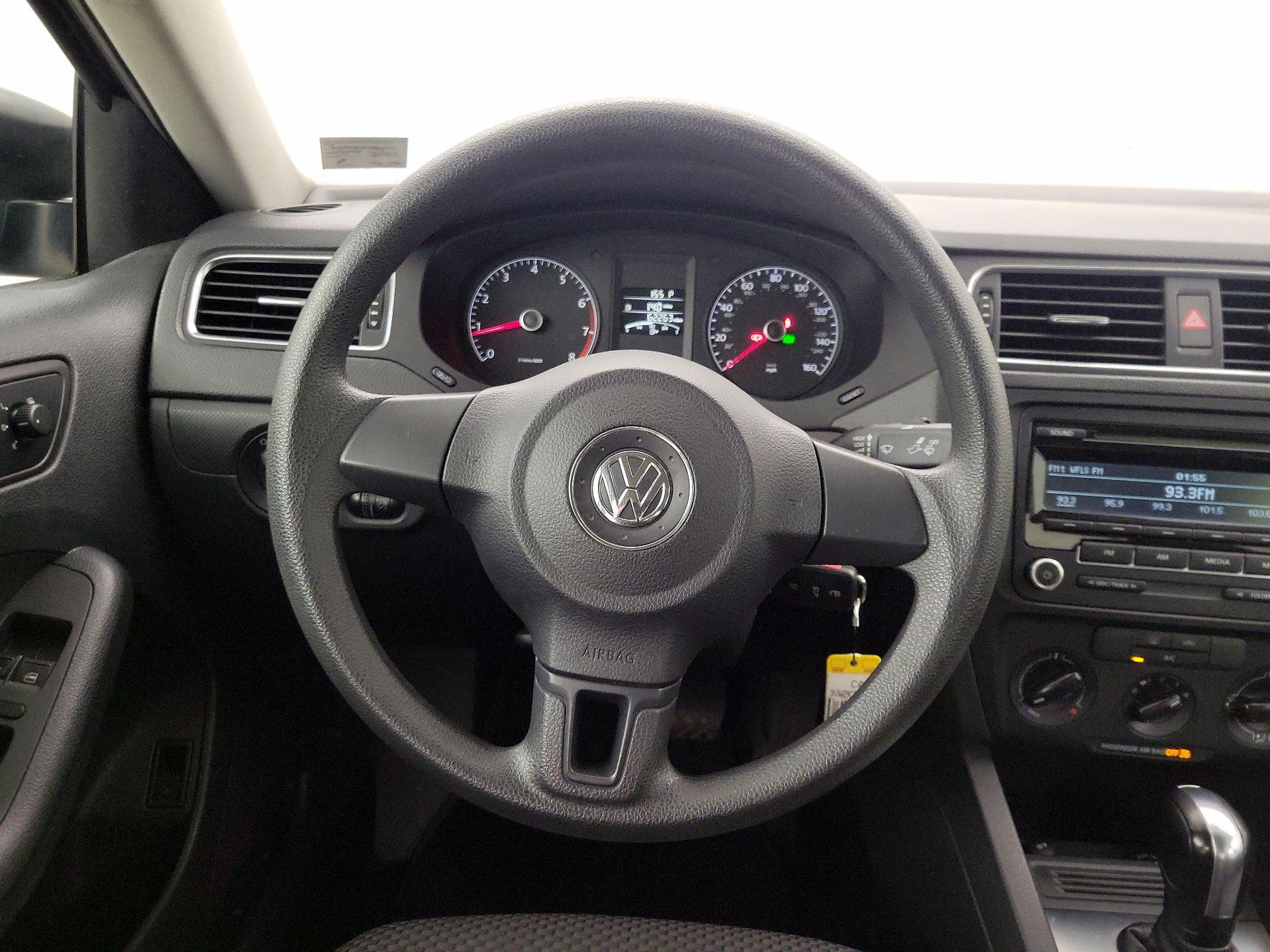 Thumbnail: 2014 Volkswagen Jetta - 10