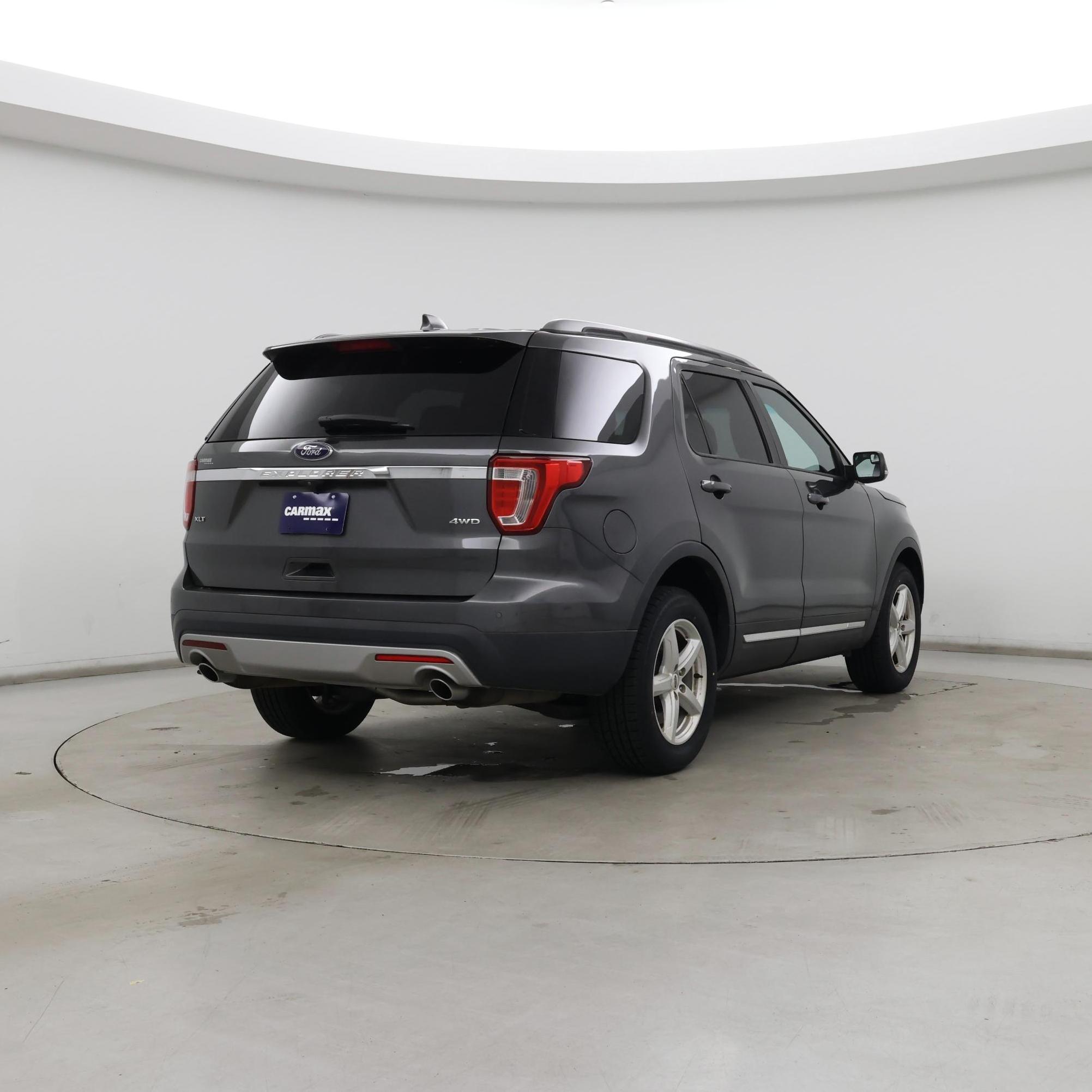 Thumbnail: 2017 Ford Explorer - 8