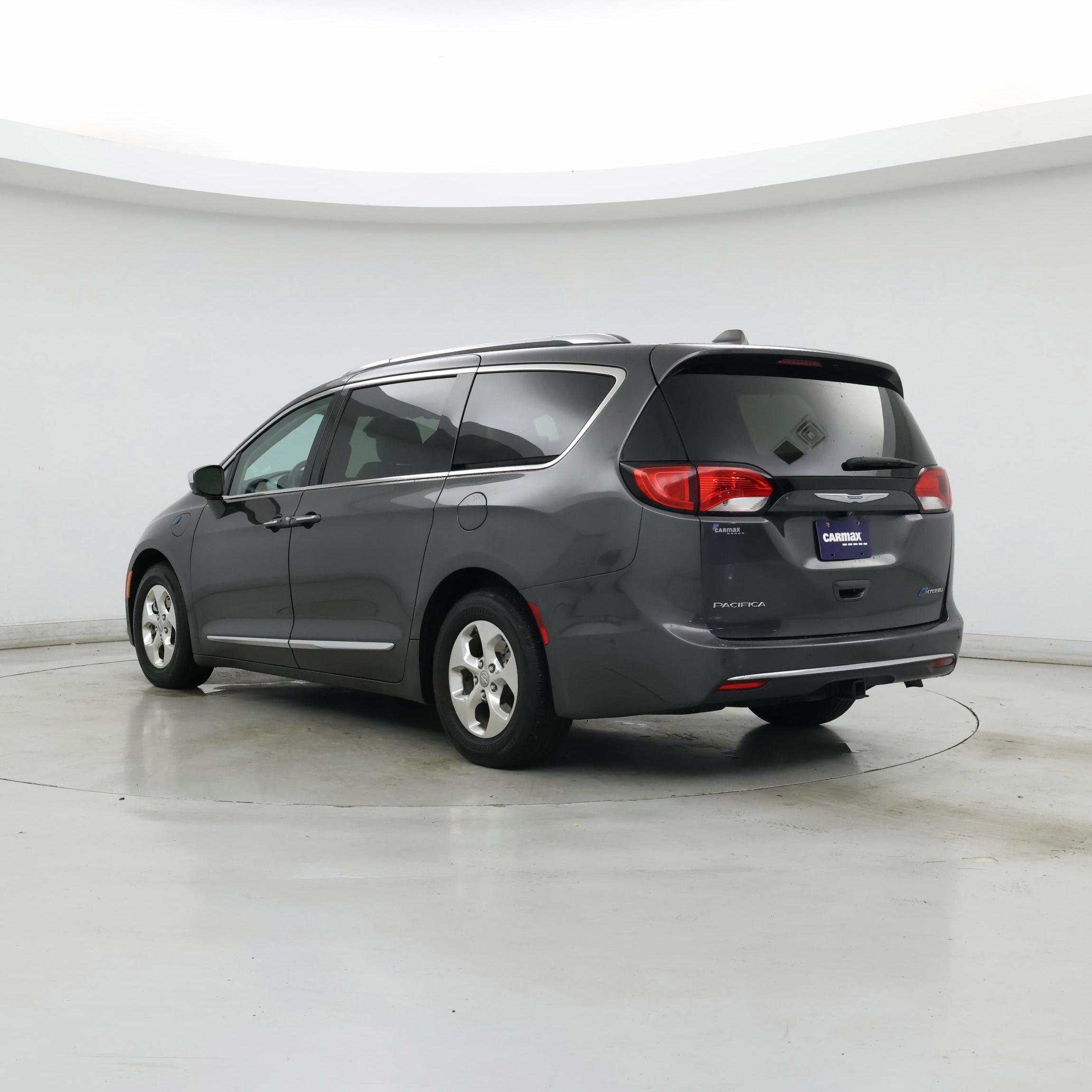 Thumbnail: 2018 Chrysler Pacifica - 2