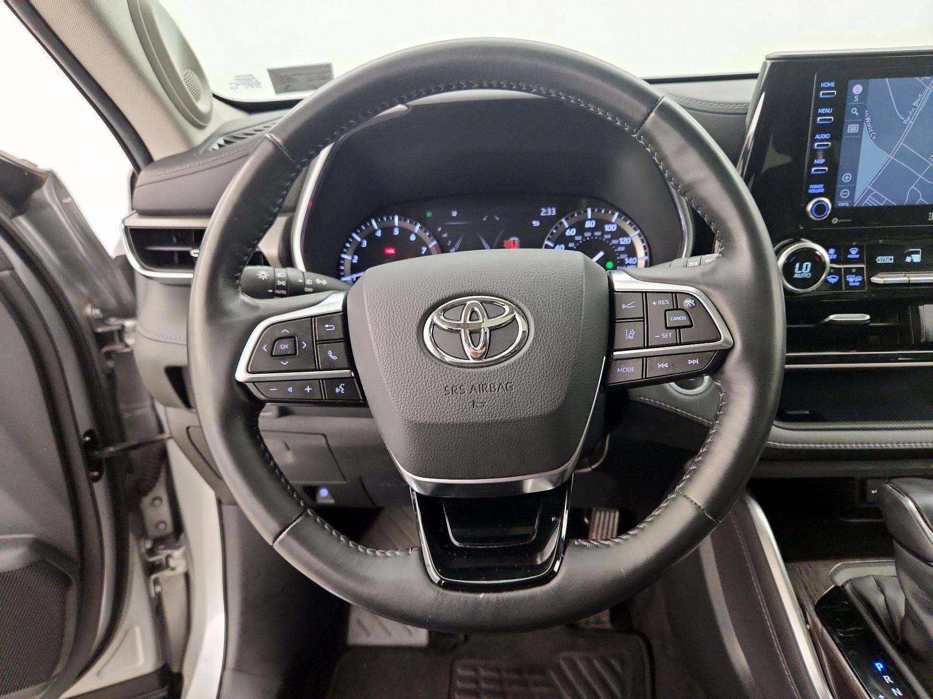 Thumbnail: 2020 Toyota Highlander - 10