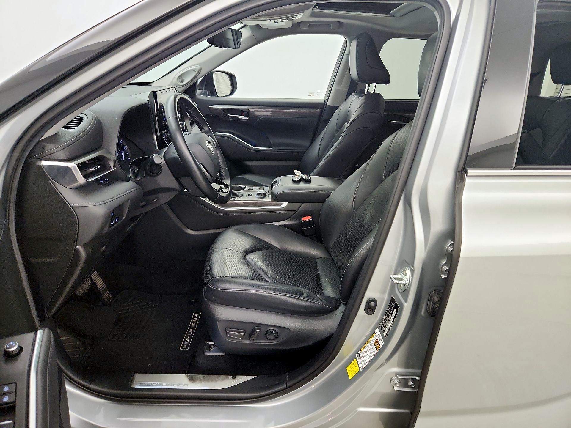 Thumbnail: 2020 Toyota Highlander - 11