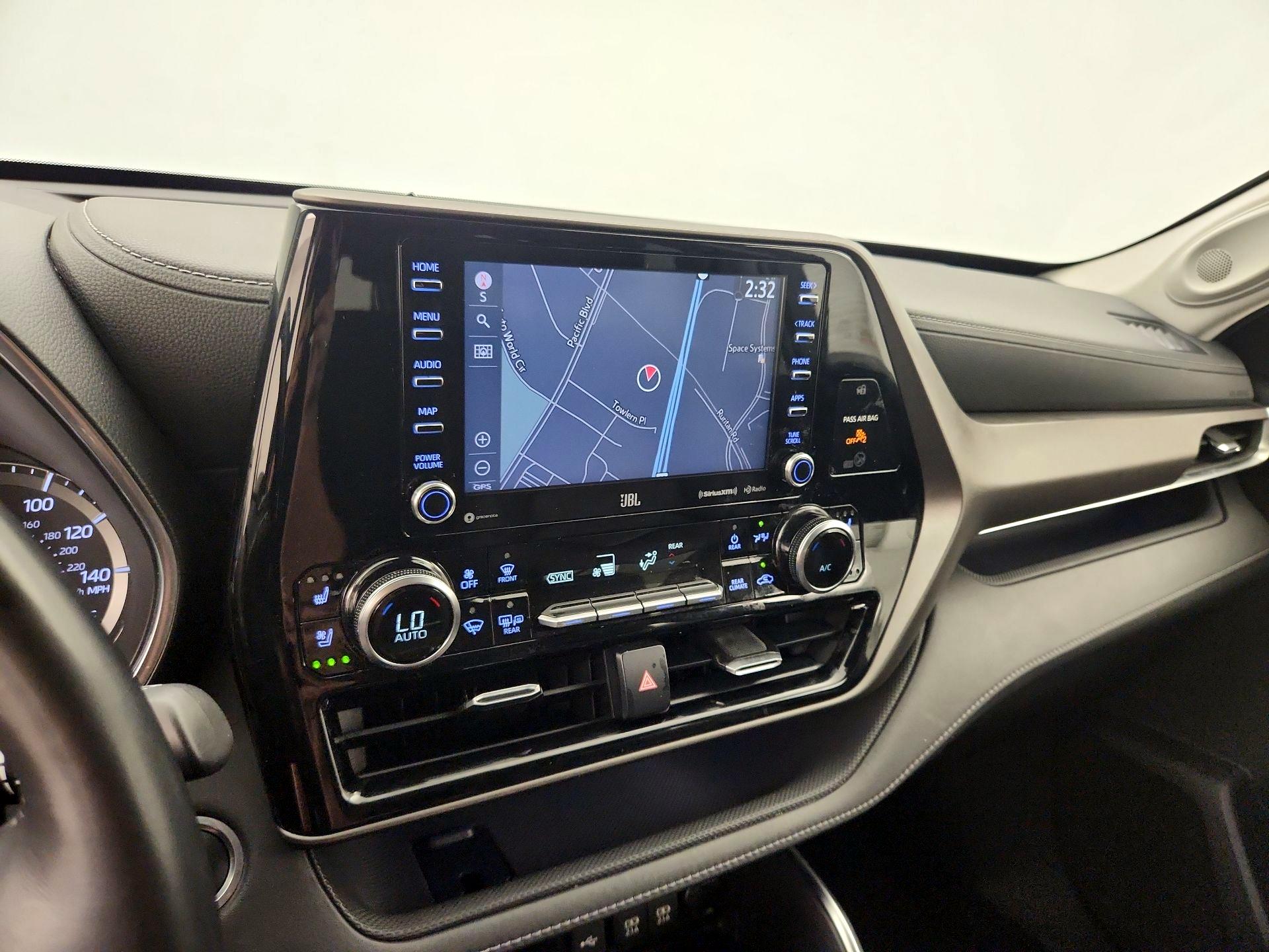 Thumbnail: 2020 Toyota Highlander - 14