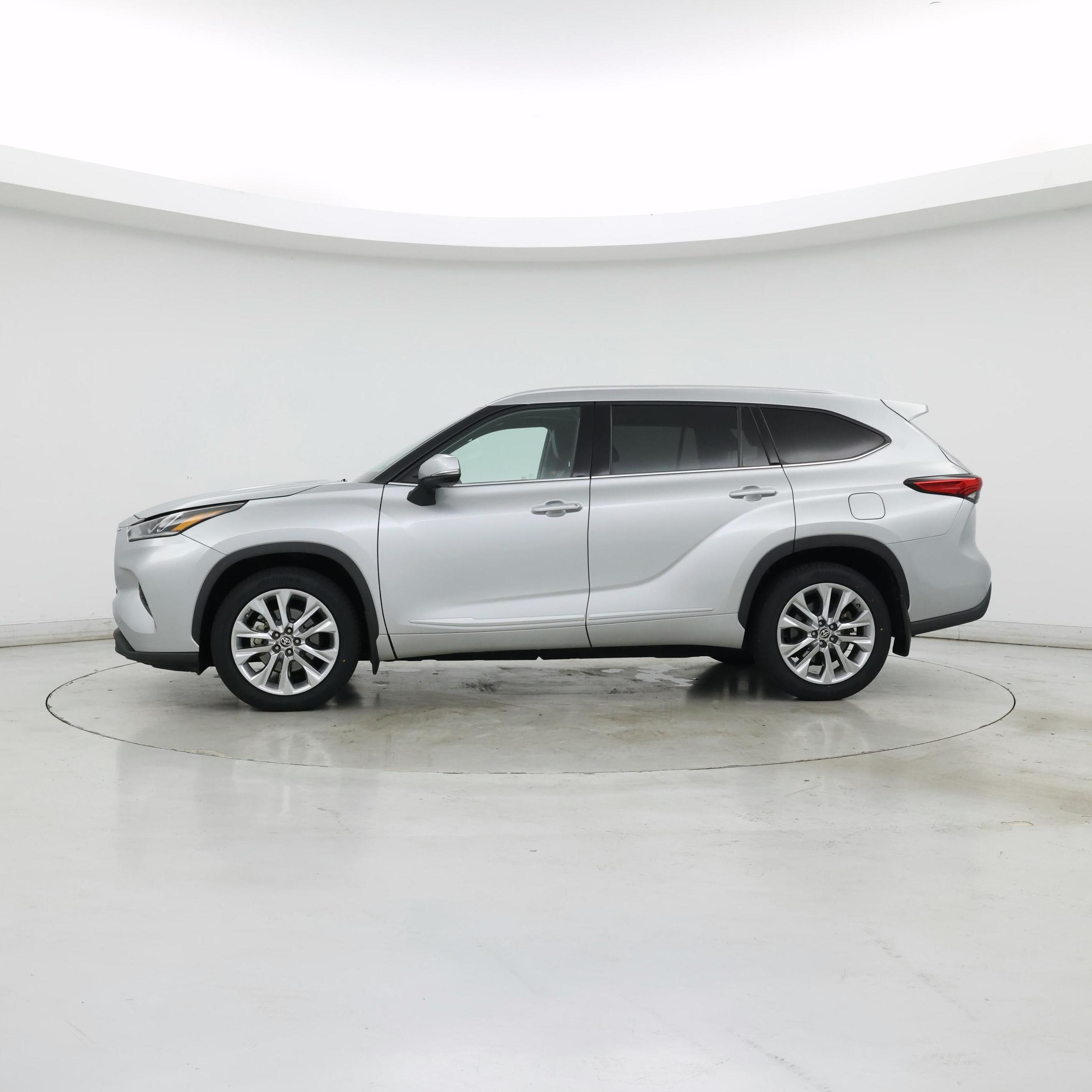 Thumbnail: 2020 Toyota Highlander - 3