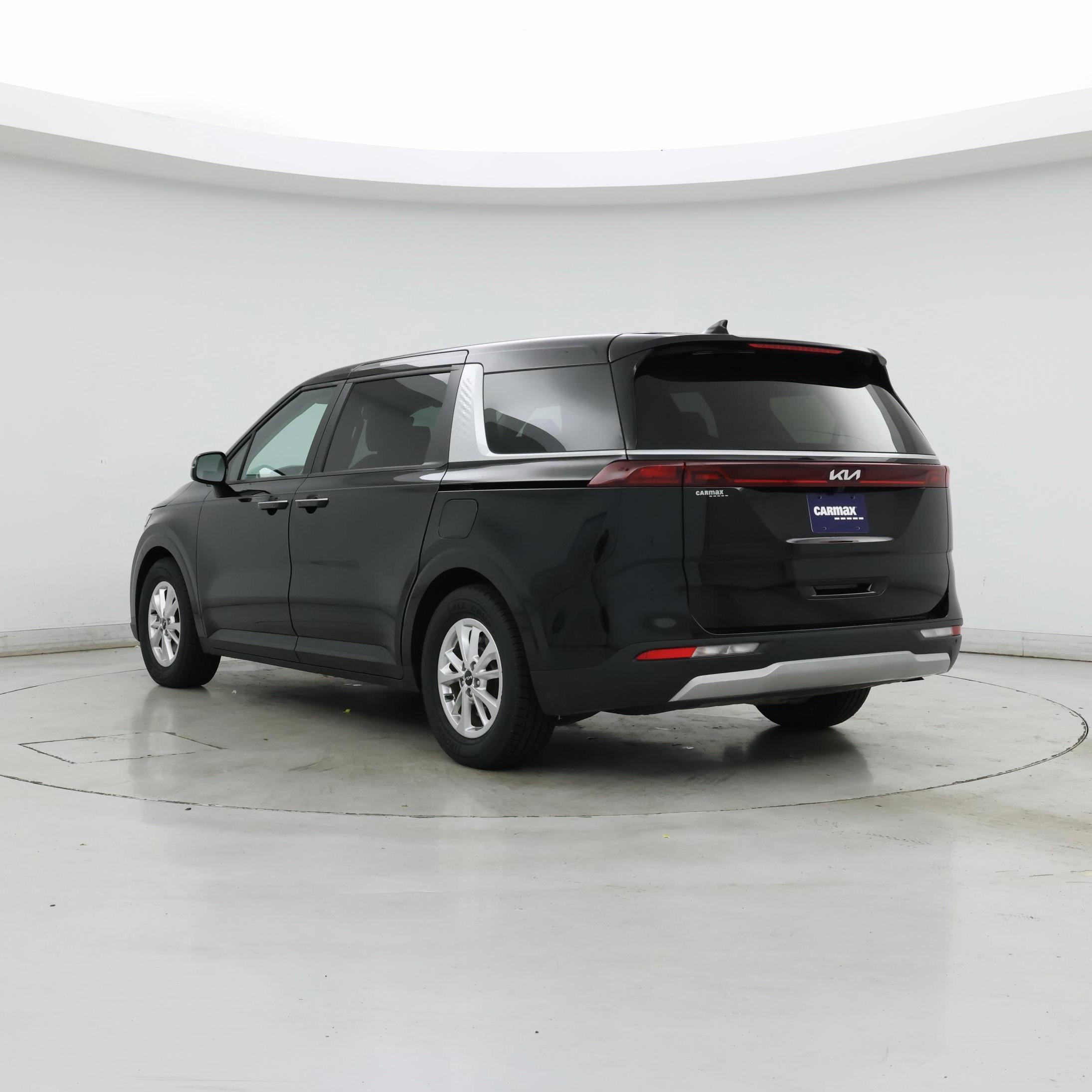 Thumbnail: 2023 Kia Carnival - 2