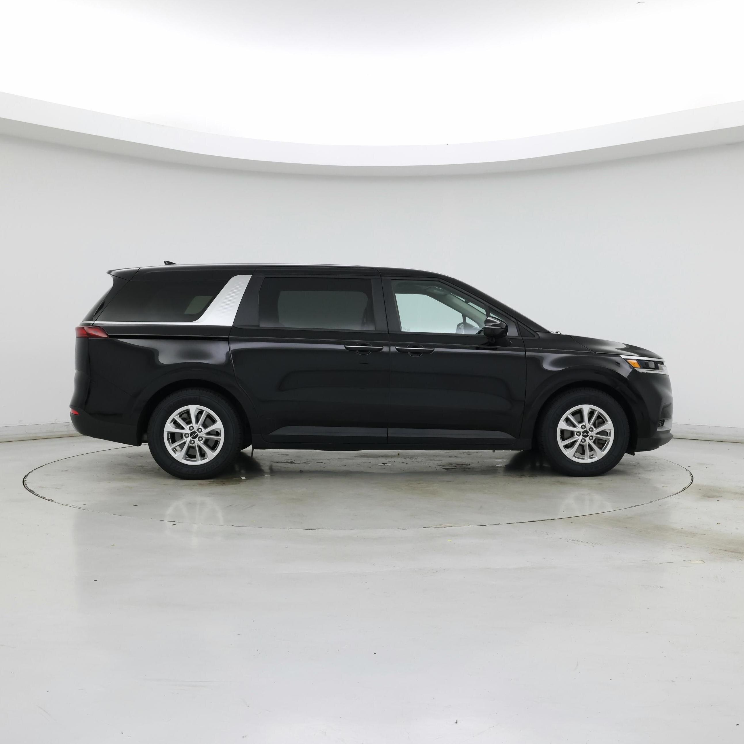 Thumbnail: 2023 Kia Carnival - 7