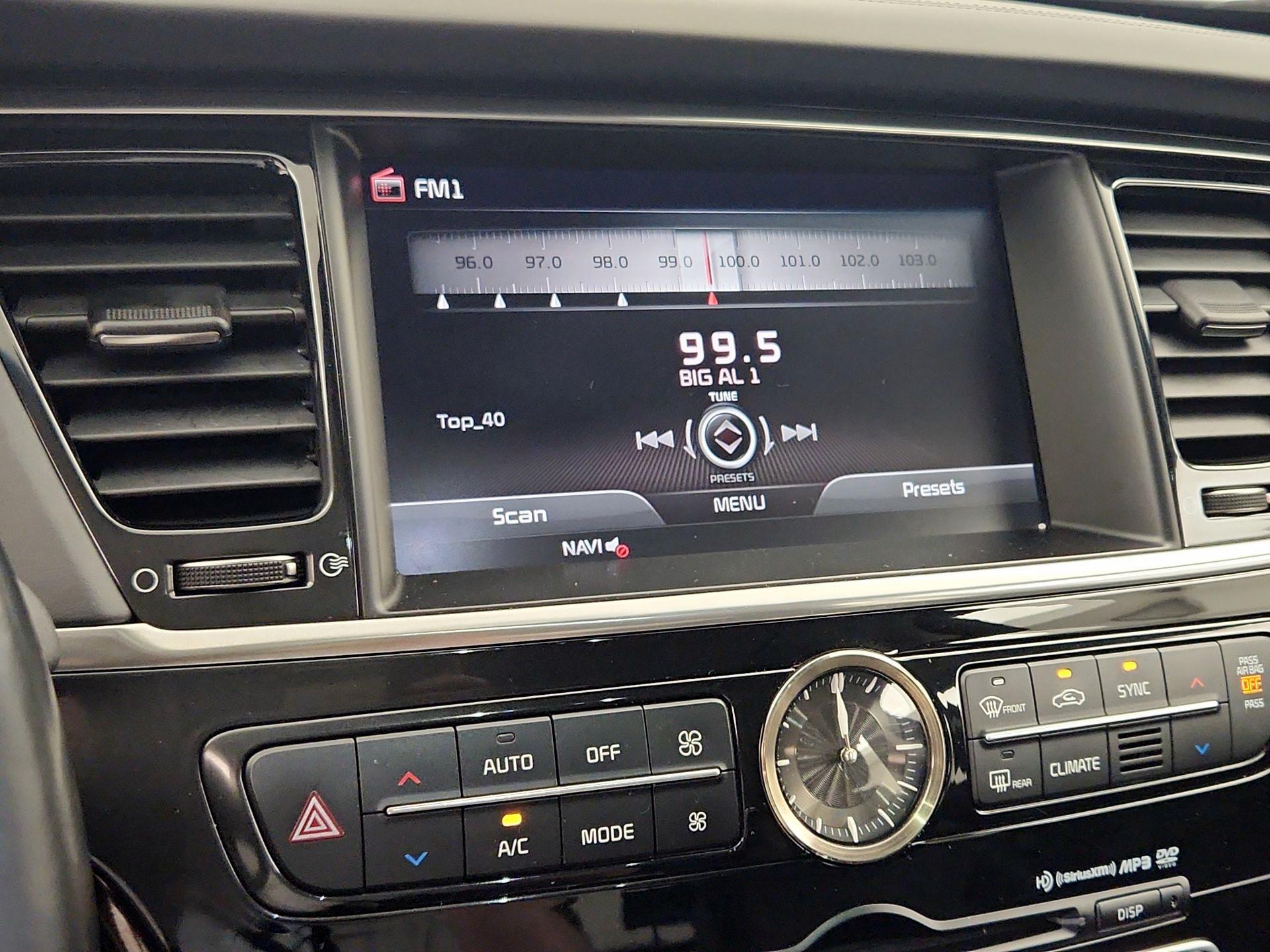 Thumbnail: 2015 Kia K900 - 16