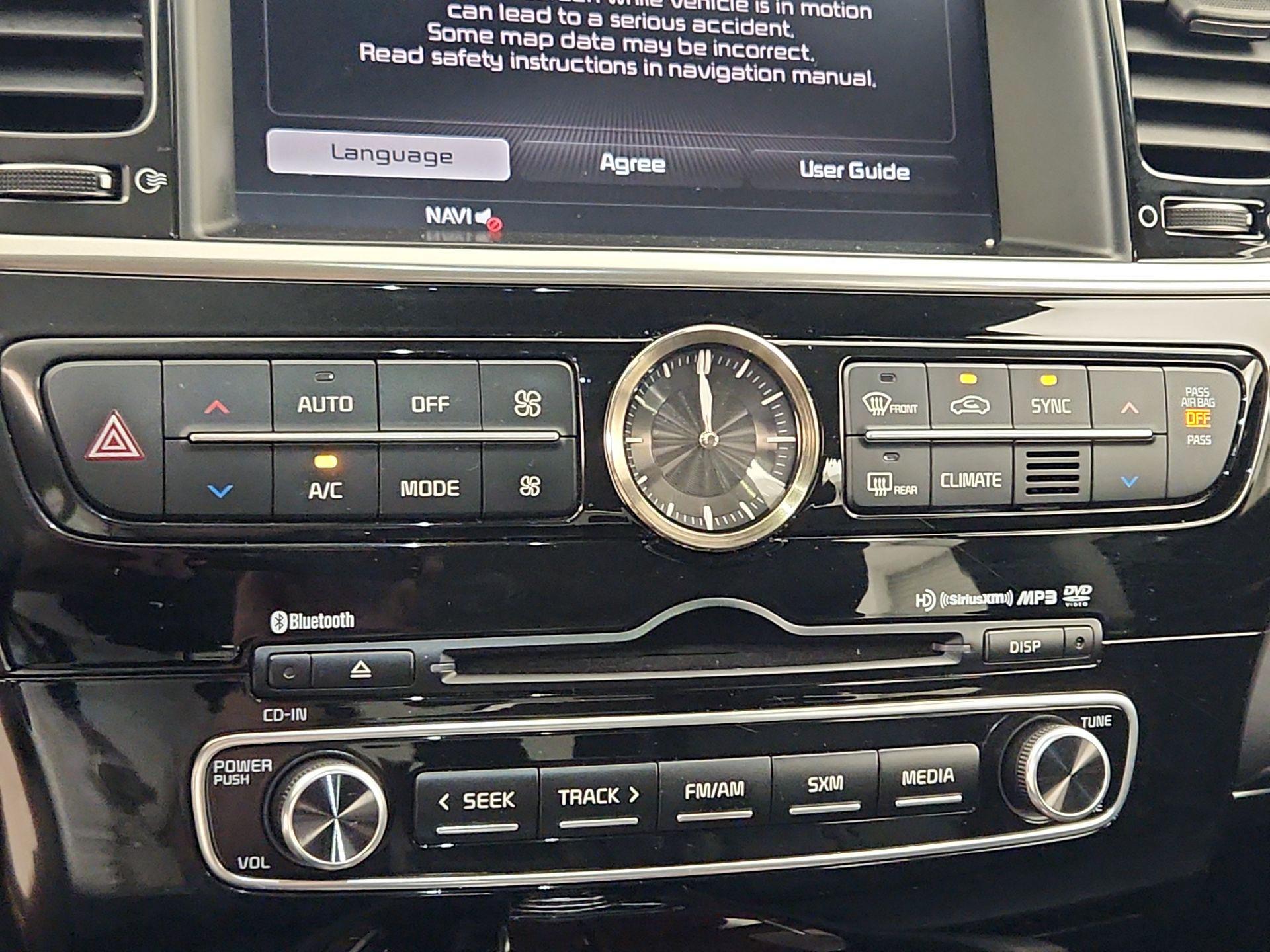Thumbnail: 2015 Kia K900 - 17