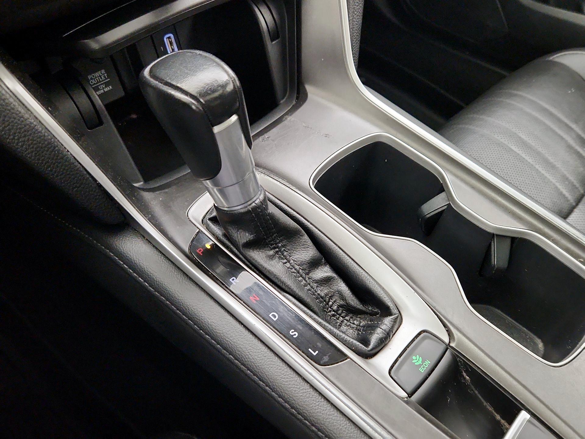 Thumbnail: 2019 Honda Accord - 17