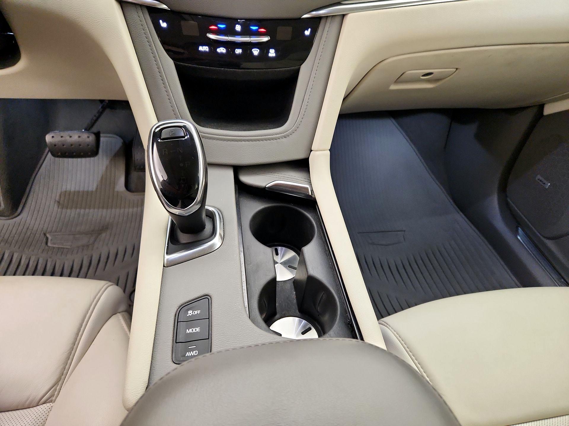 Thumbnail: 2019 Cadillac XT5 - 18