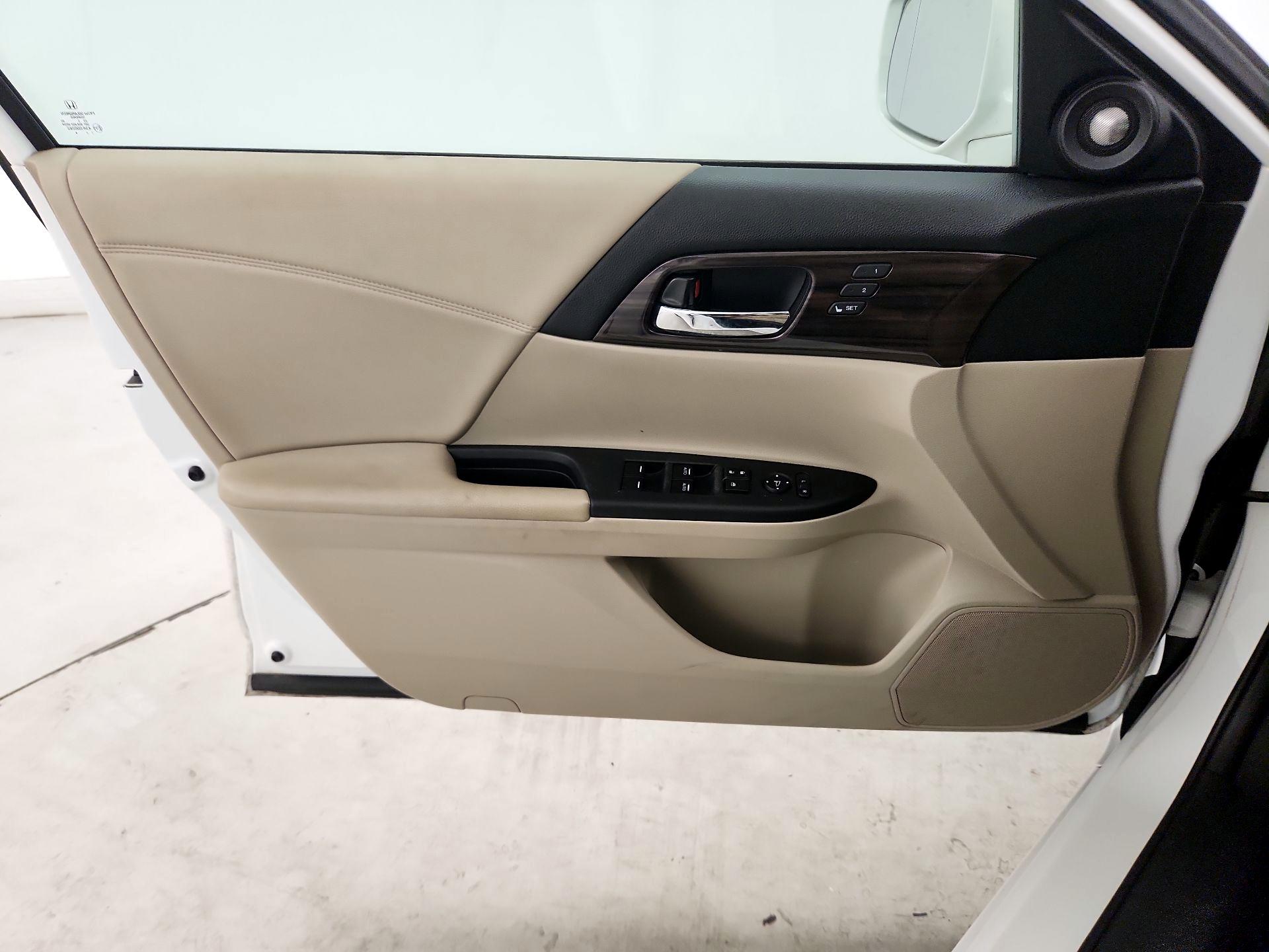 Thumbnail: 2016 Honda Accord - 12