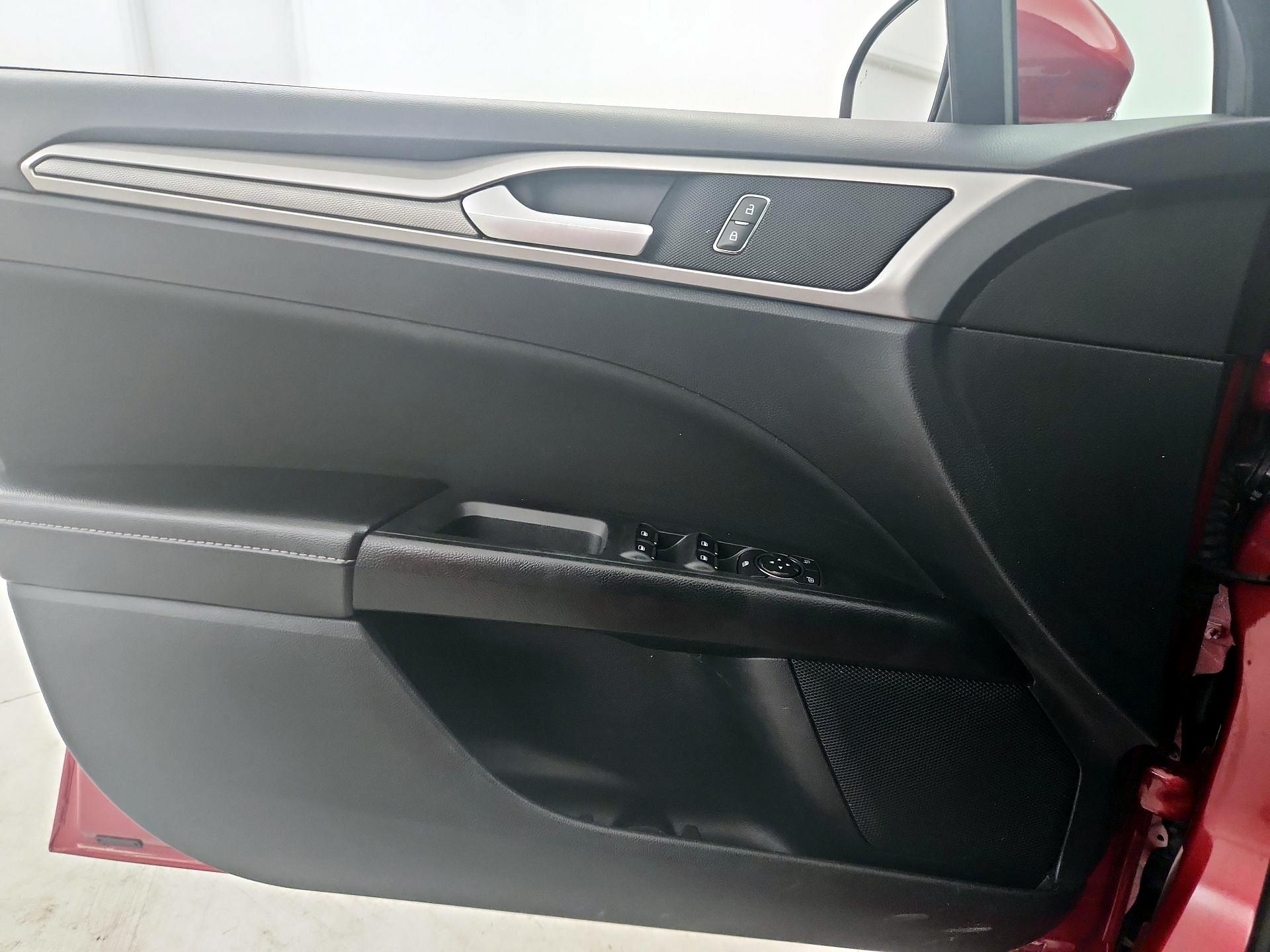 Thumbnail: 2020 Ford Fusion - 12