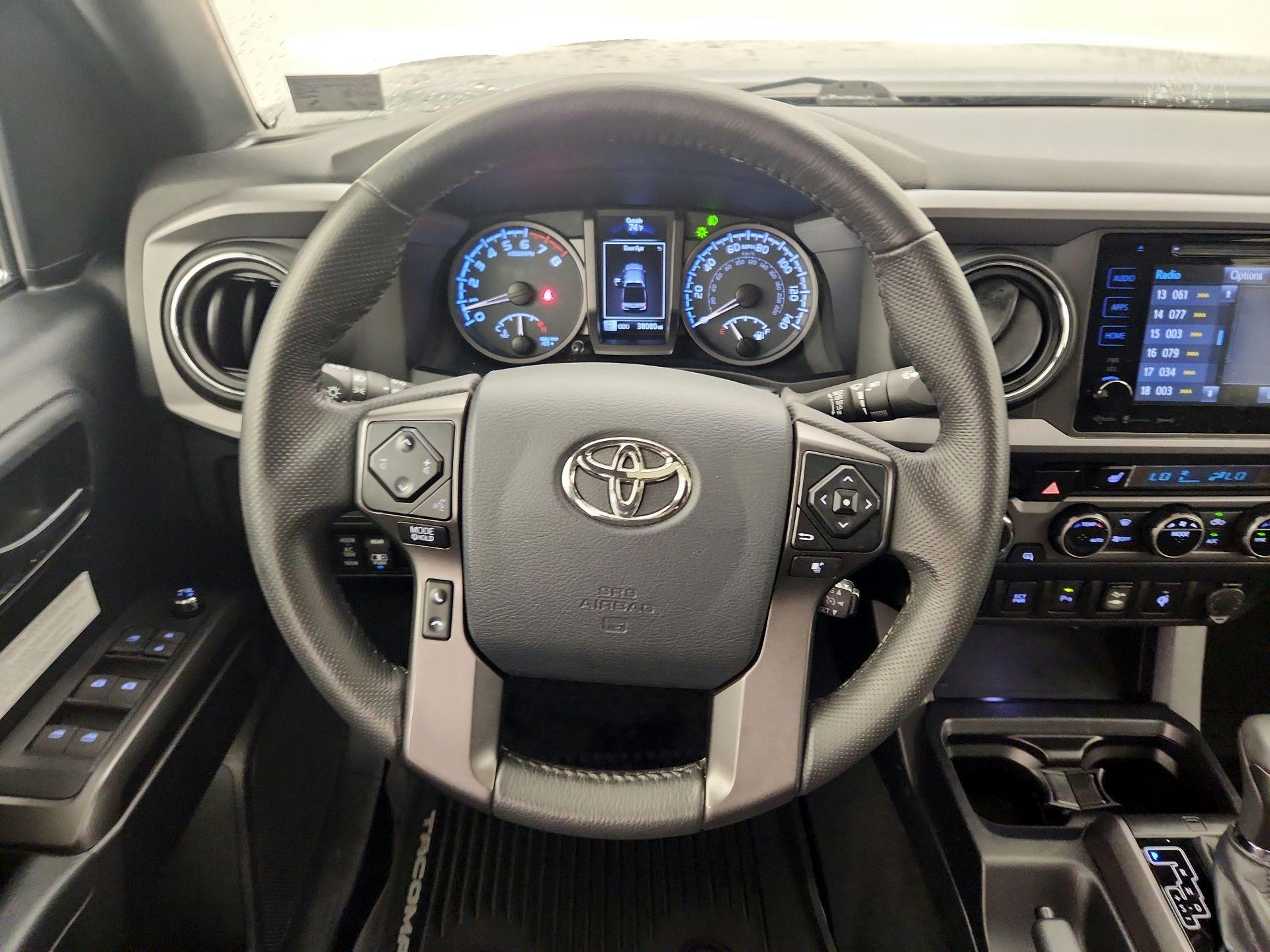 Thumbnail: 2017 Toyota Tacoma - 10