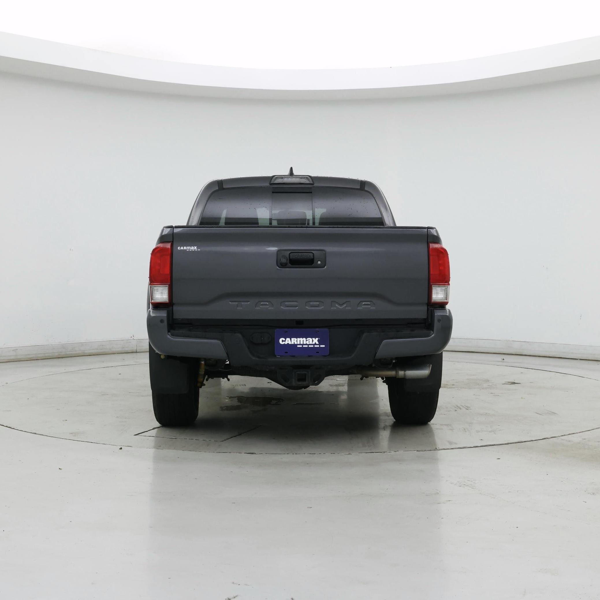 Thumbnail: 2017 Toyota Tacoma - 6
