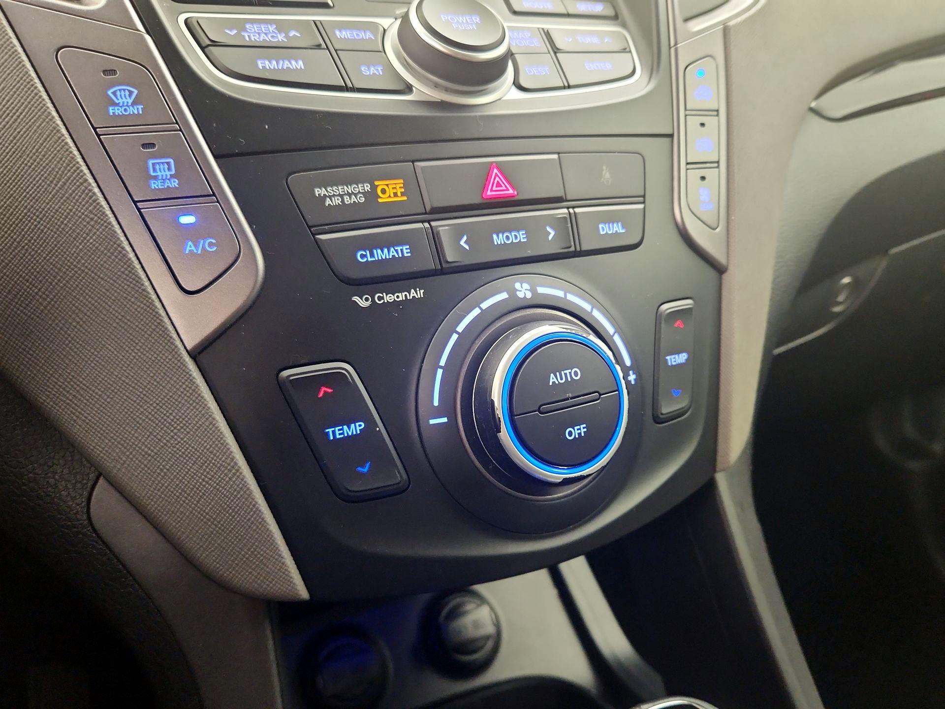 Thumbnail: 2015 Hyundai Santa Fe - 17