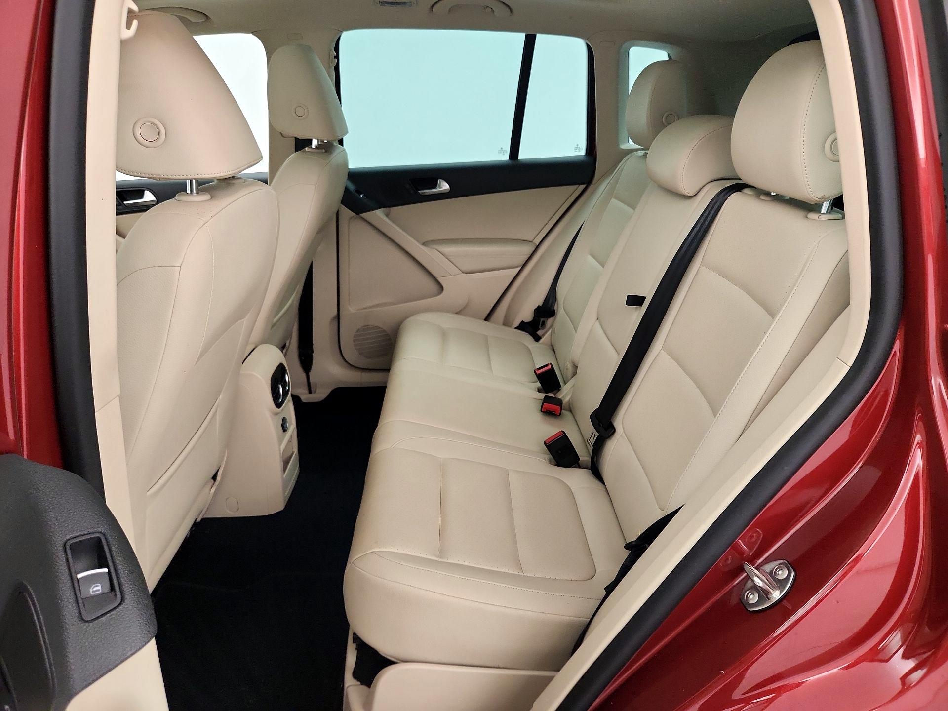 Thumbnail: 2015 Volkswagen Tiguan - 20