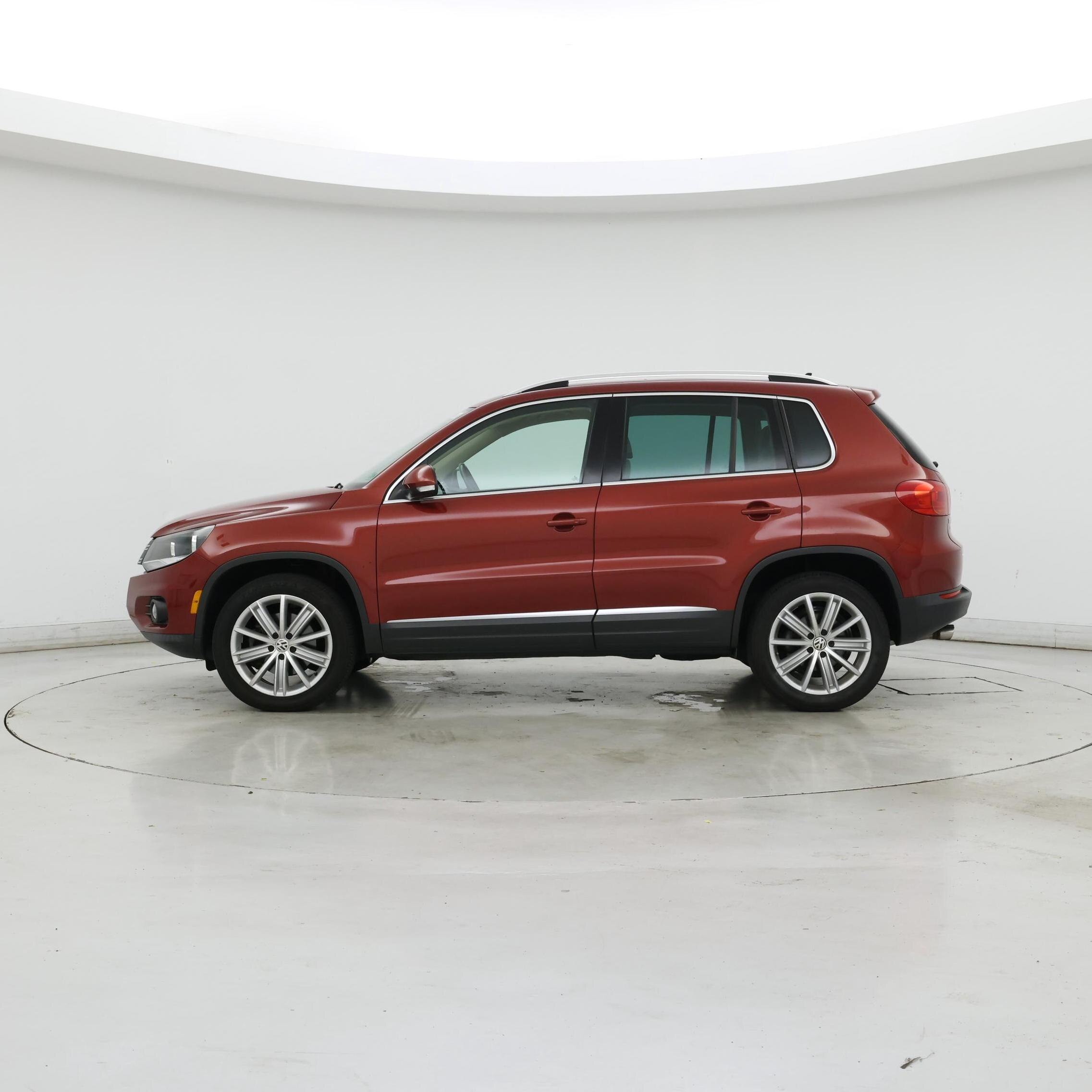 Thumbnail: 2015 Volkswagen Tiguan - 3