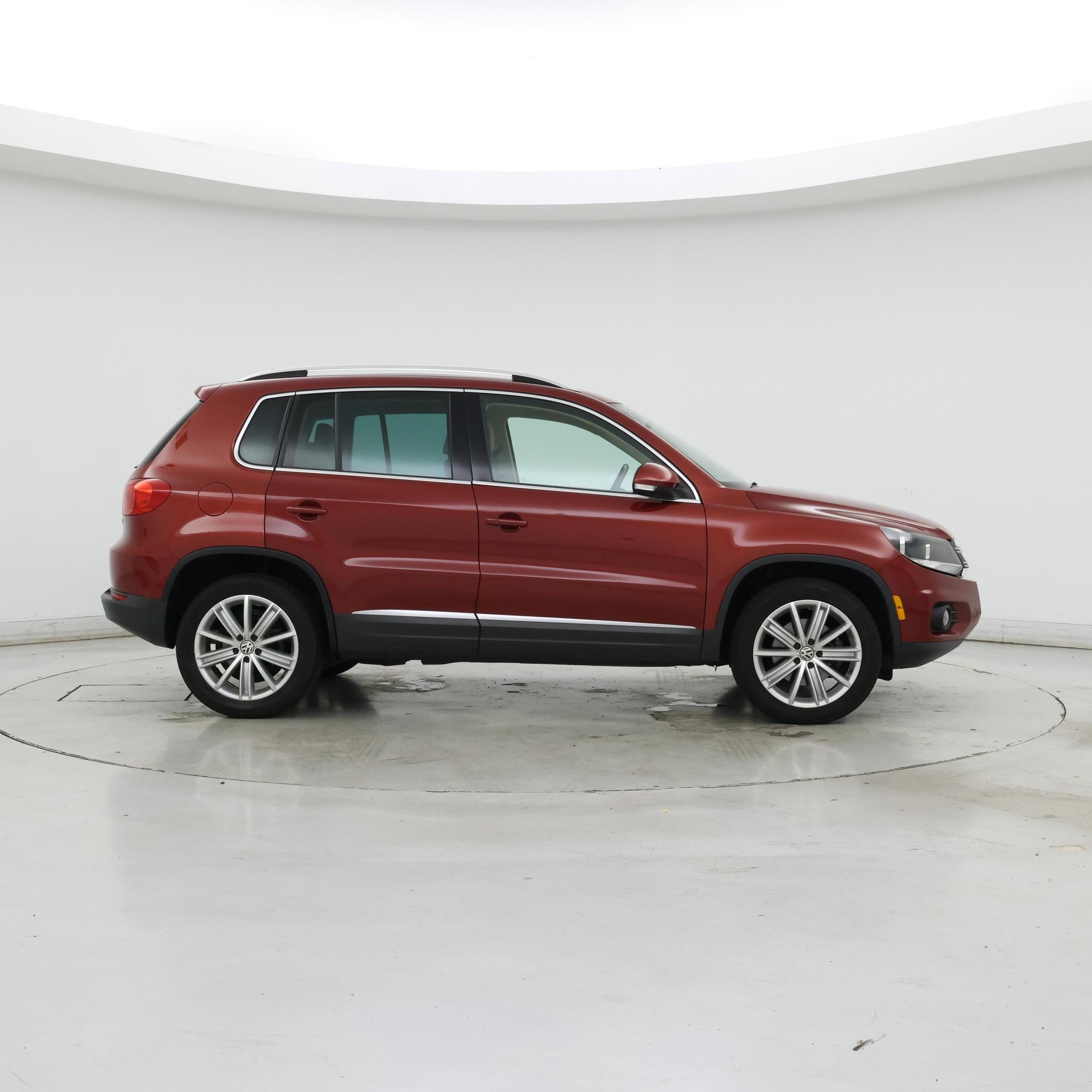 Thumbnail: 2015 Volkswagen Tiguan - 7