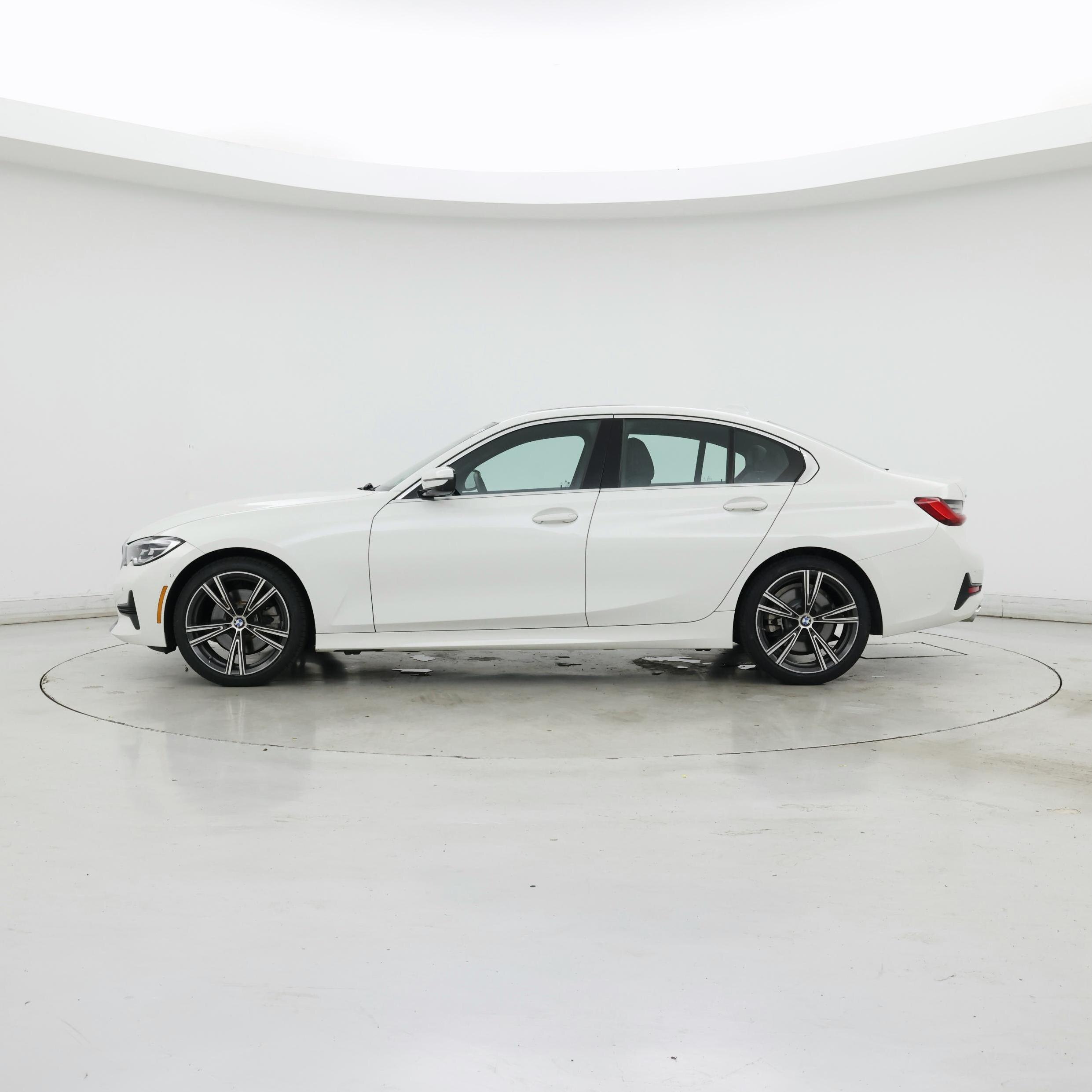 Thumbnail: 2021 BMW 3 Series - 3