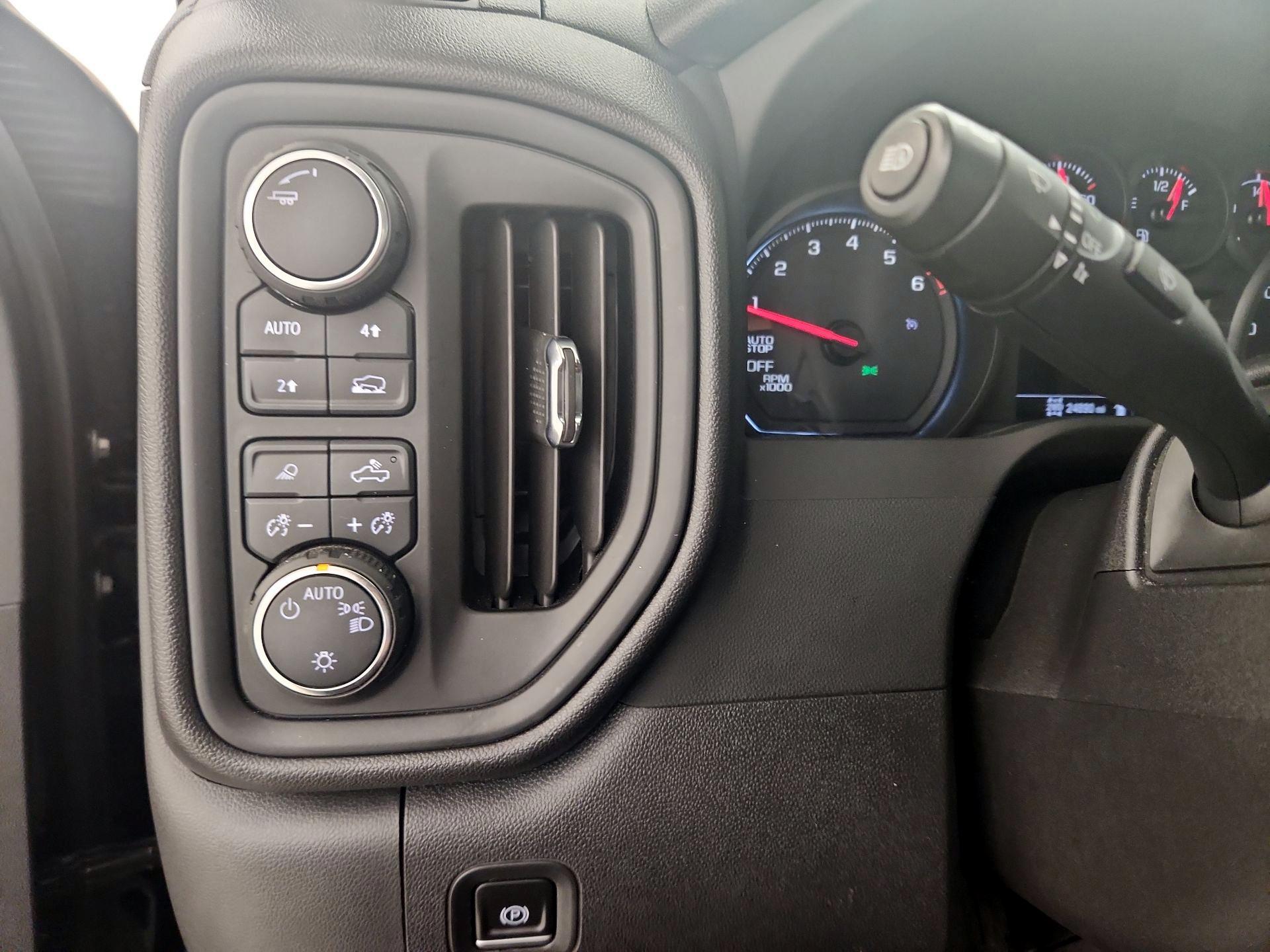 Thumbnail: 2022 Chevrolet Silverado 1500 - 13