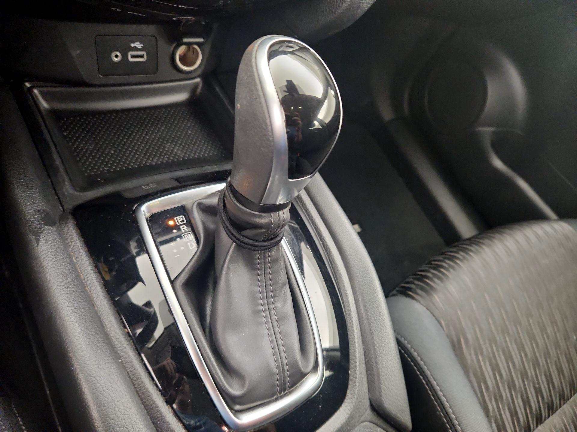 Thumbnail: 2019 Nissan Rogue - 17