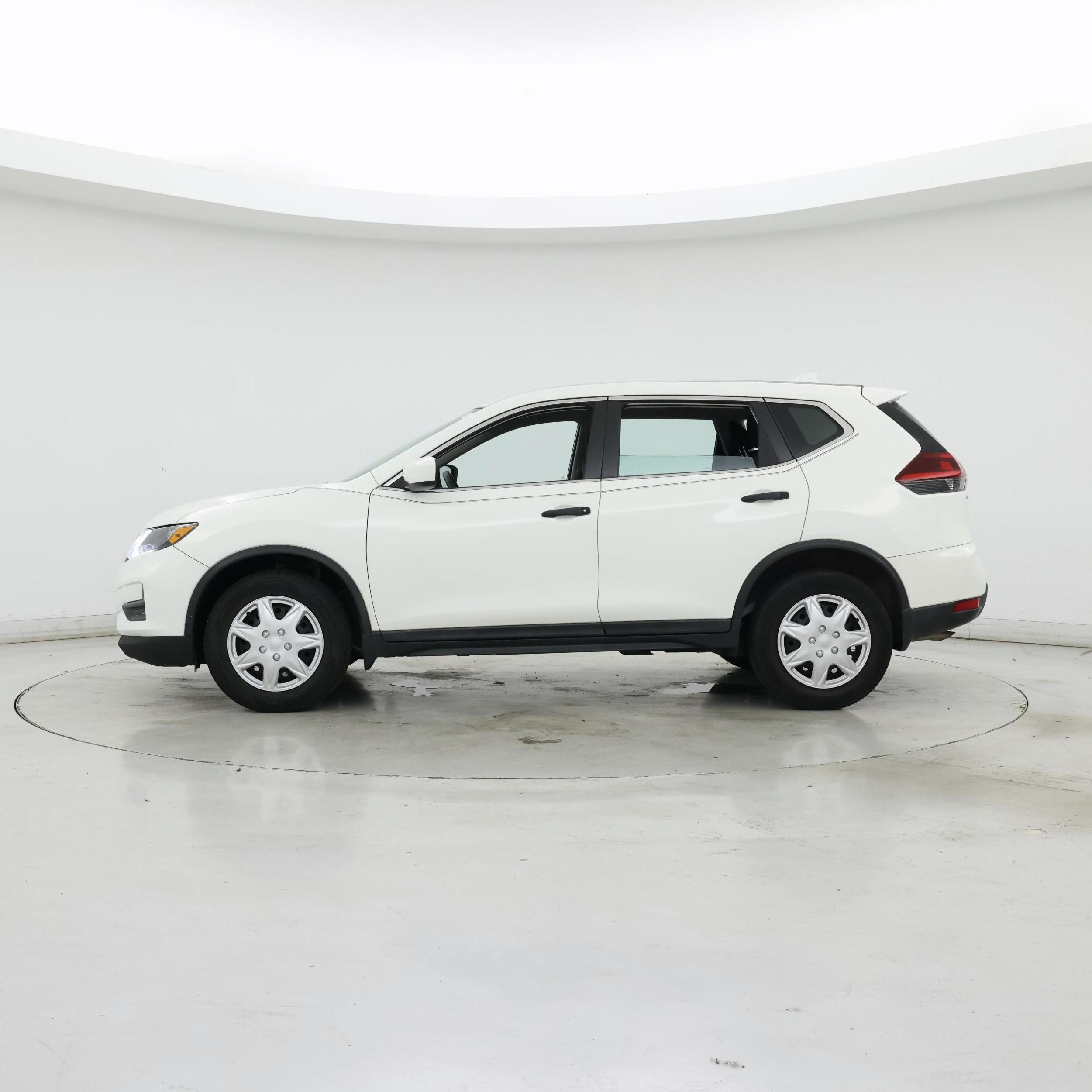 Thumbnail: 2019 Nissan Rogue - 3