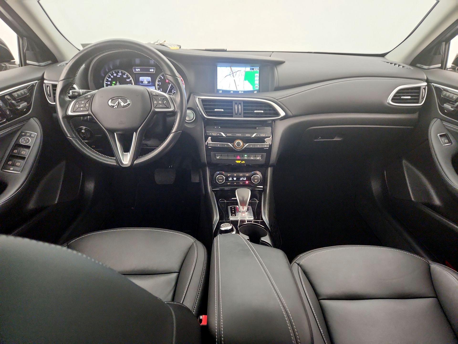 Thumbnail: 2017 INFINITI QX30 - 9