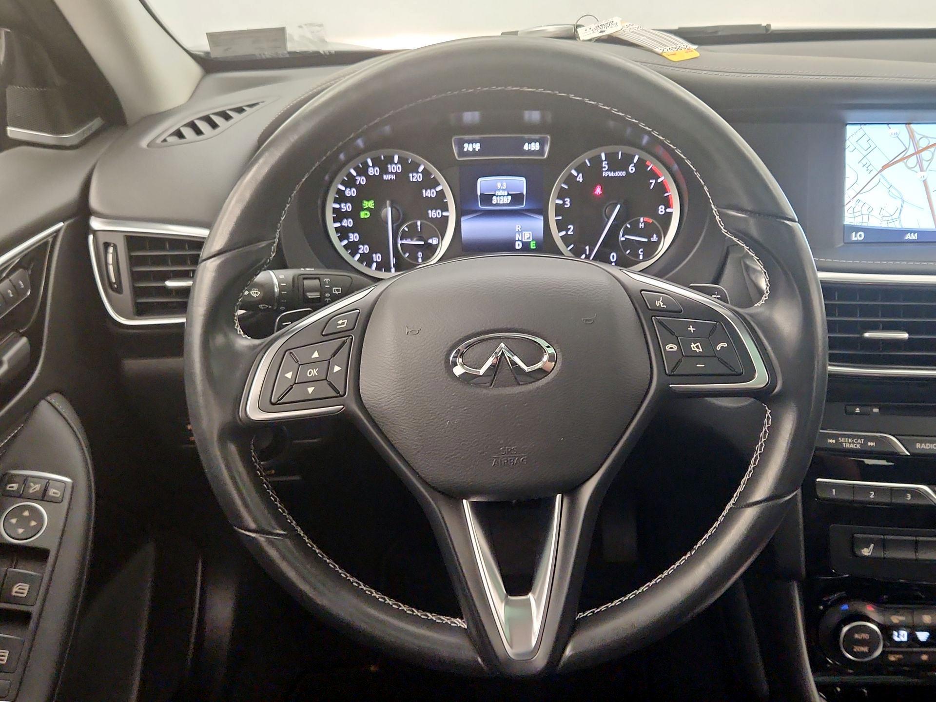 Thumbnail: 2017 INFINITI QX30 - 10