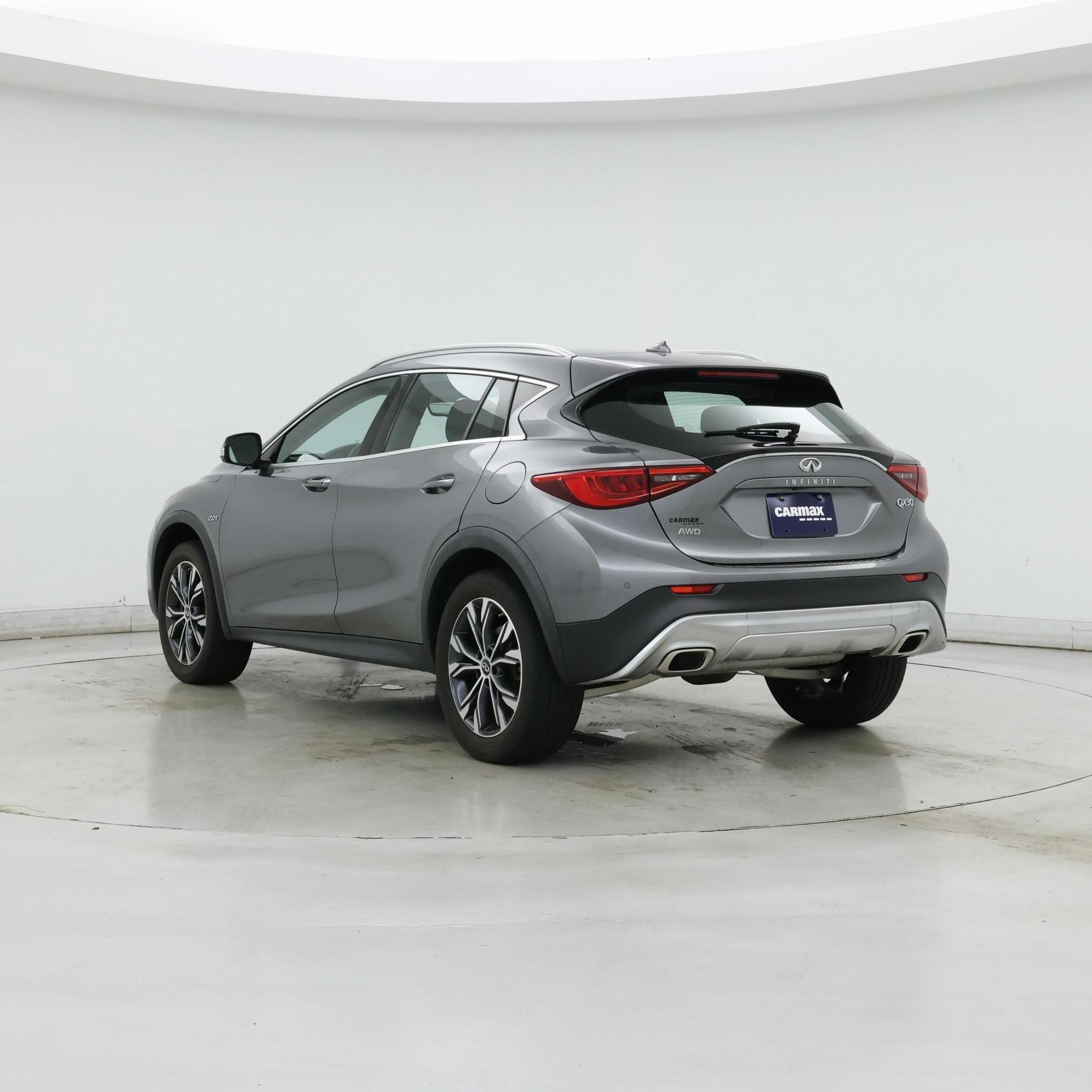 Thumbnail: 2017 INFINITI QX30 - 2