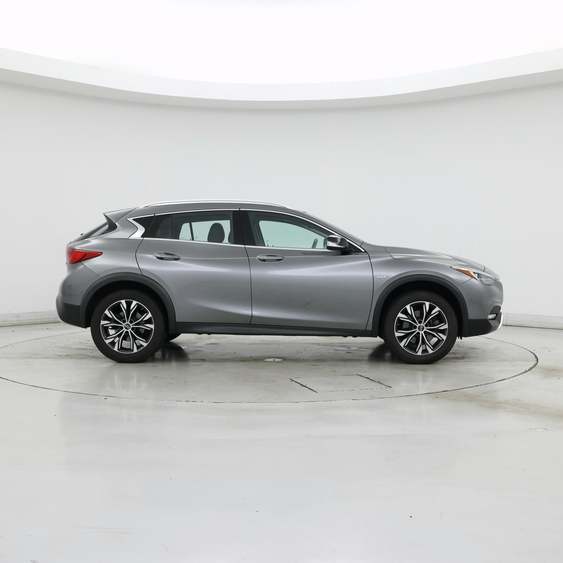 Thumbnail: 2017 INFINITI QX30 - 7