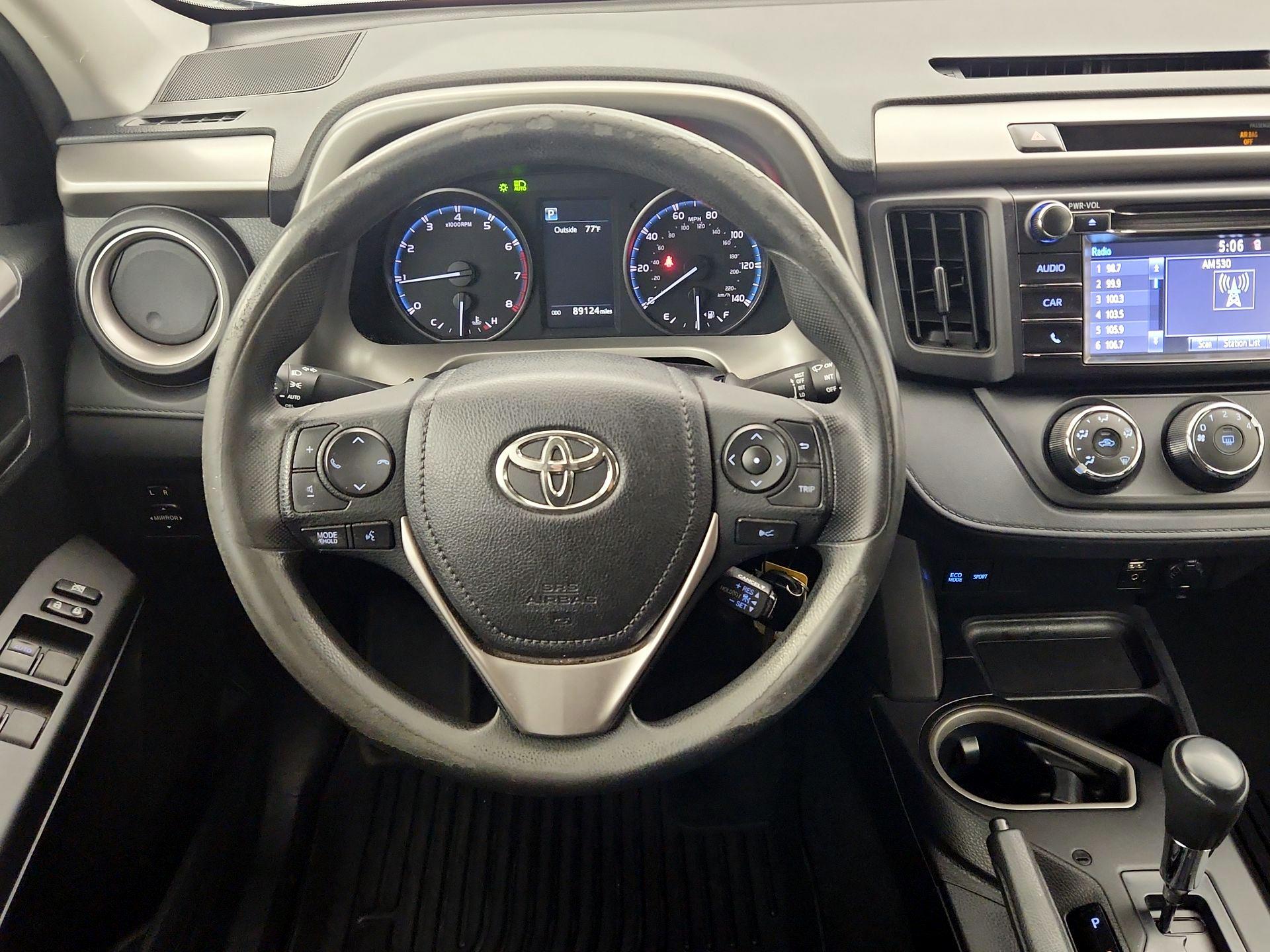 Thumbnail: 2017 Toyota RAV4 - 10