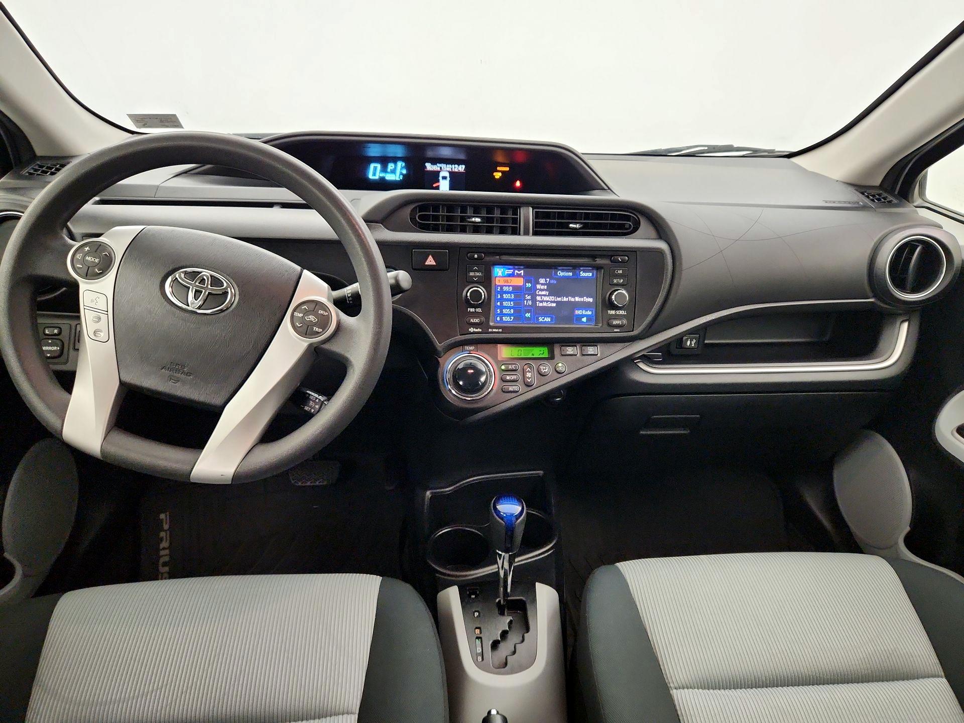 Thumbnail: 2014 Toyota Prius c - 9