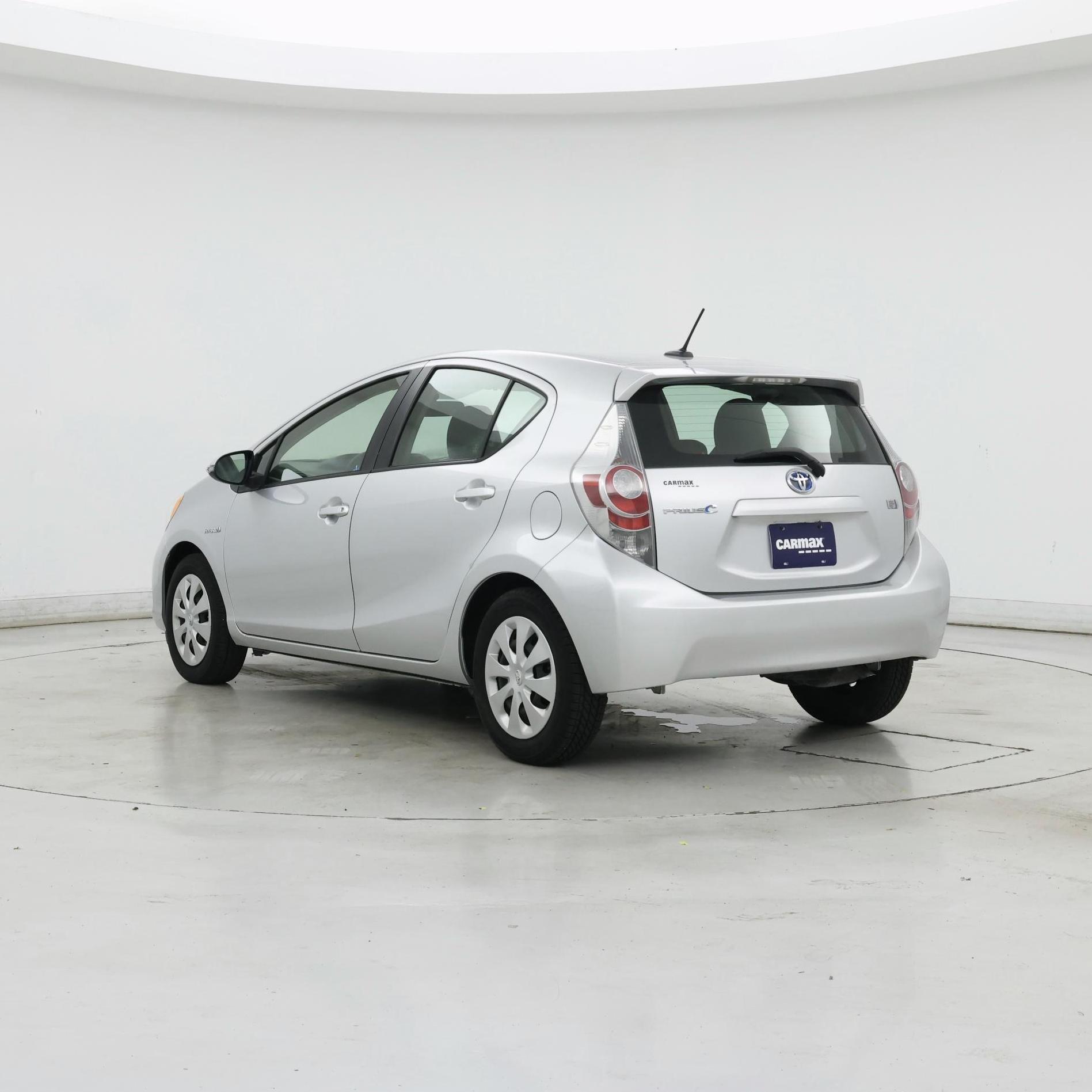 Thumbnail: 2014 Toyota Prius c - 2