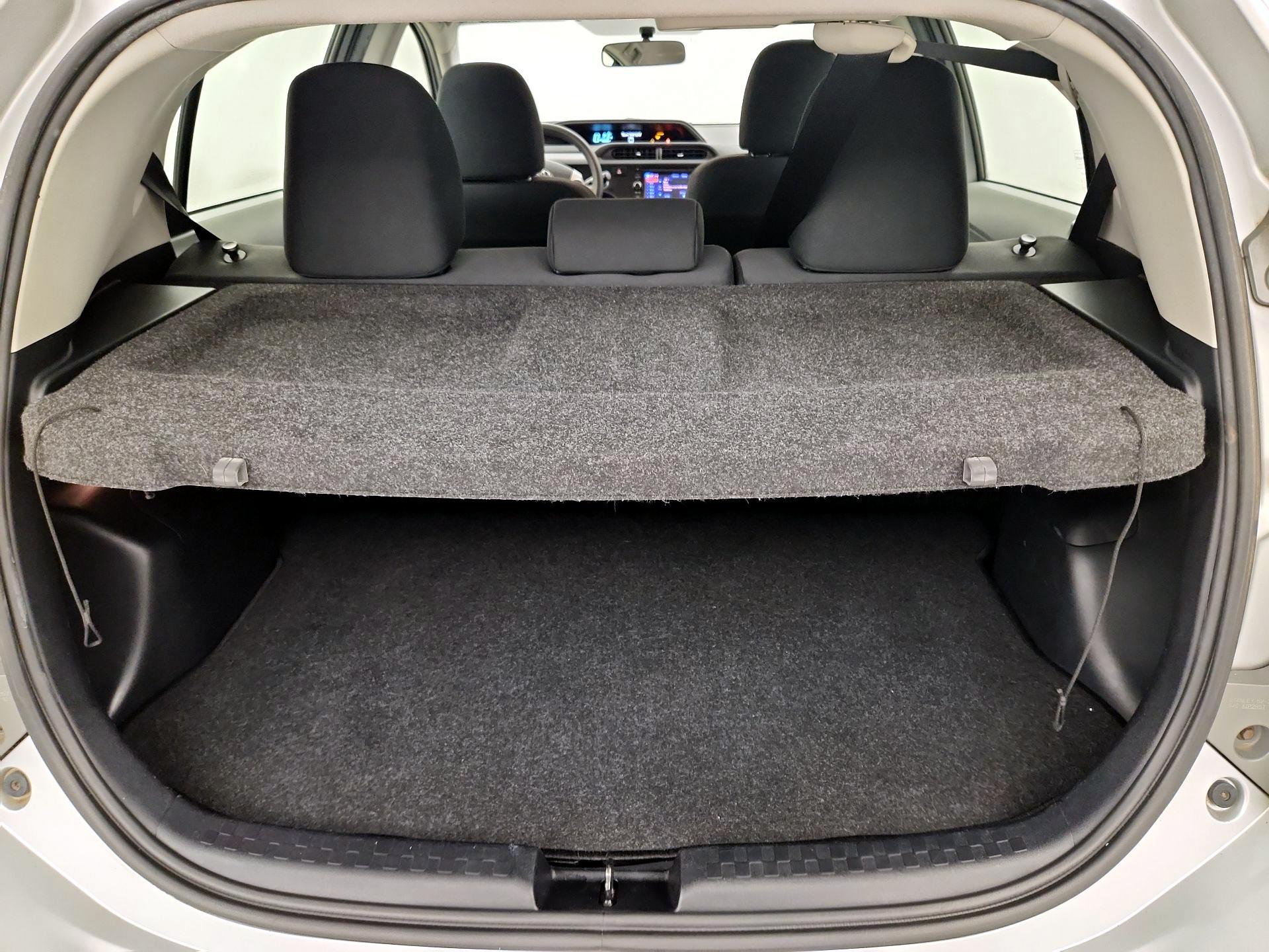 Thumbnail: 2014 Toyota Prius c - 19