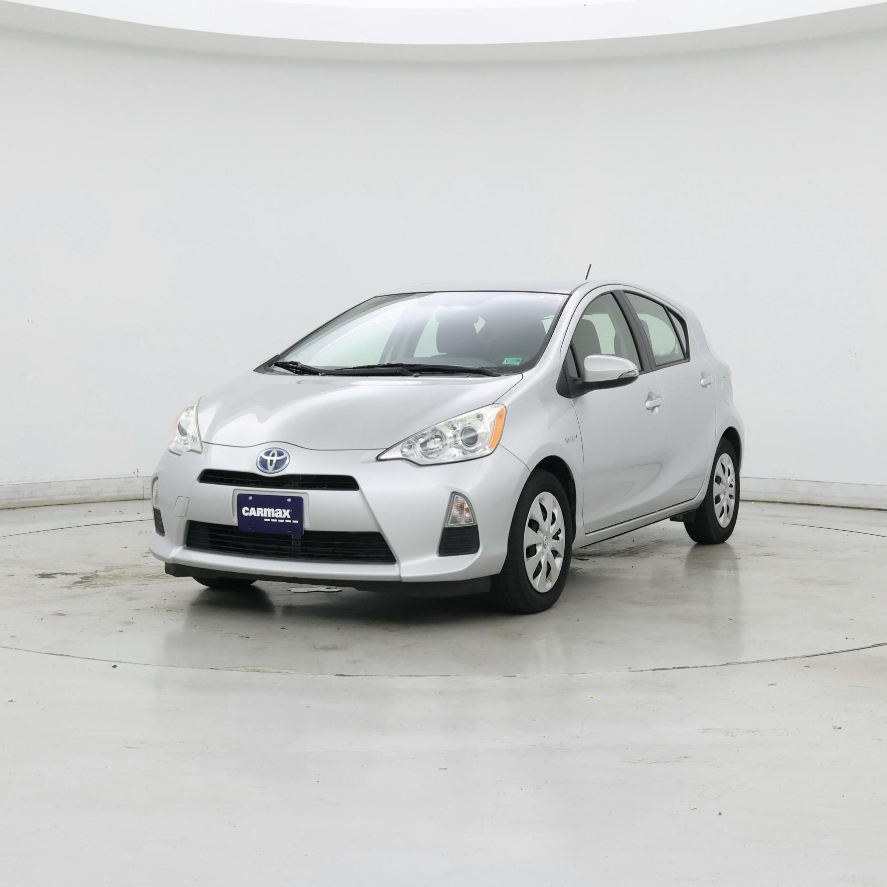 Thumbnail: 2014 Toyota Prius c - 4