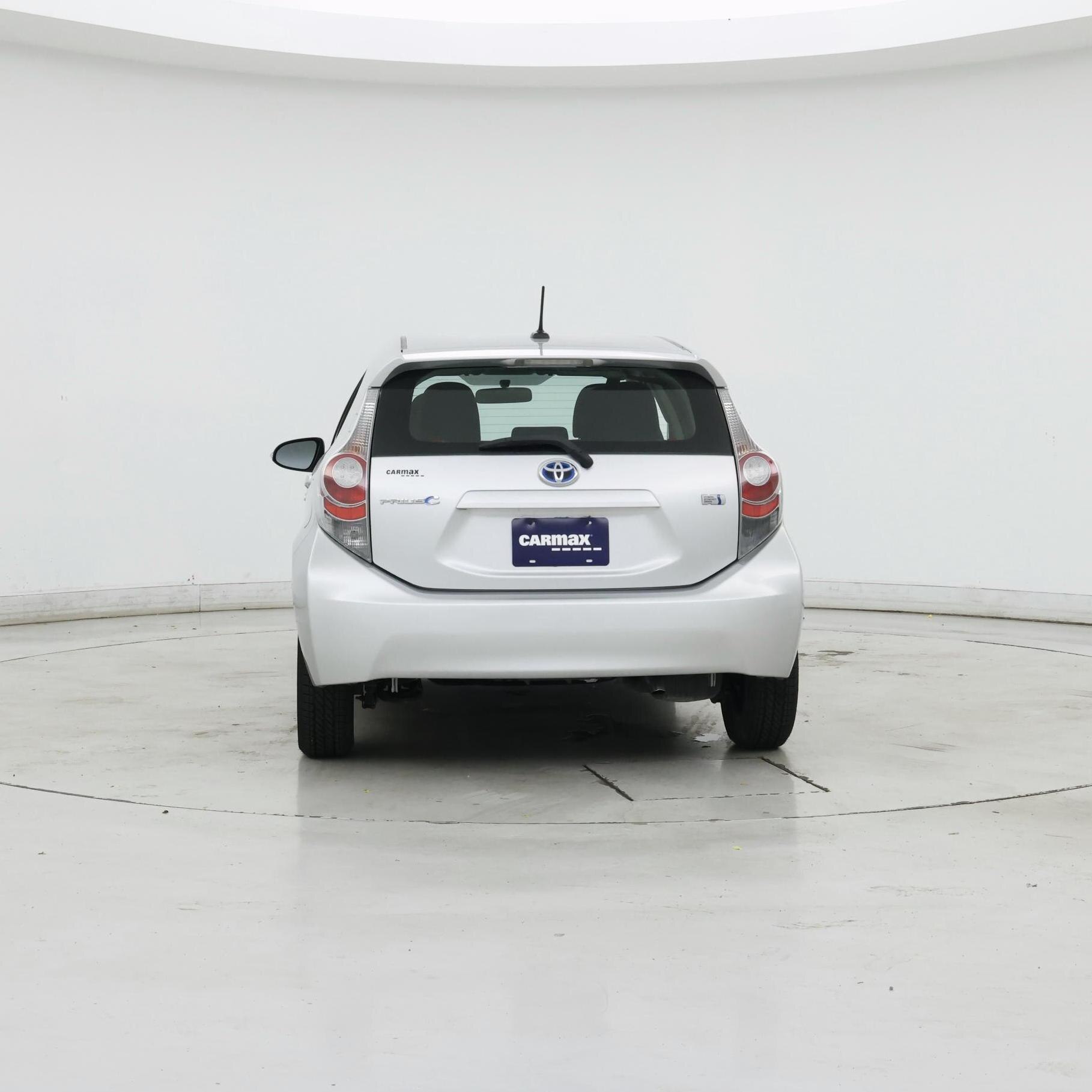 Thumbnail: 2014 Toyota Prius c - 6