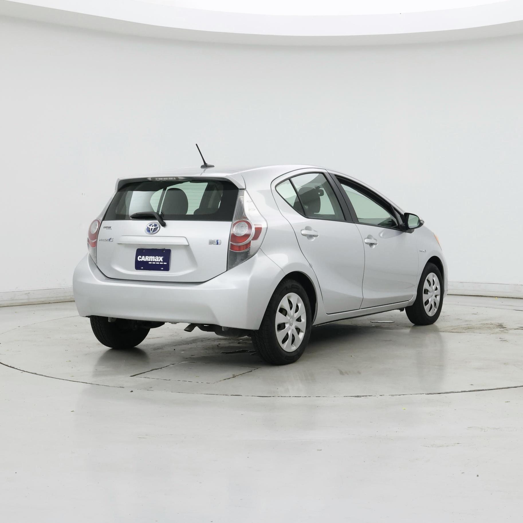 Thumbnail: 2014 Toyota Prius c - 8