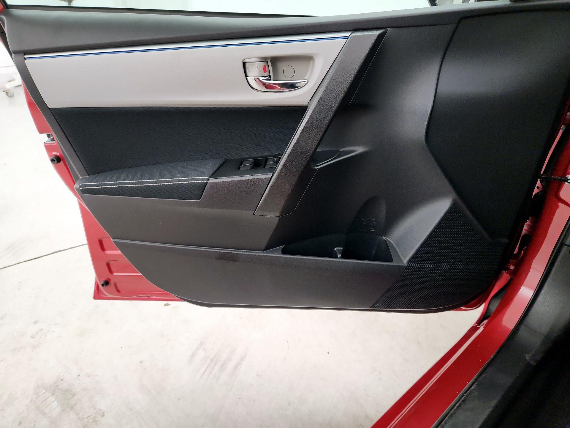 Thumbnail: 2015 Toyota Corolla - 12
