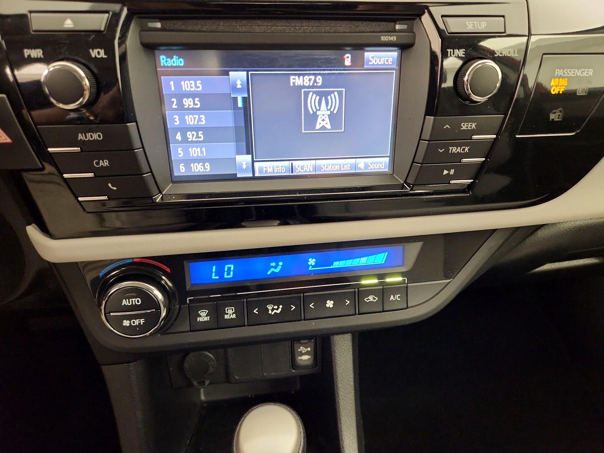 Thumbnail: 2015 Toyota Corolla - 15