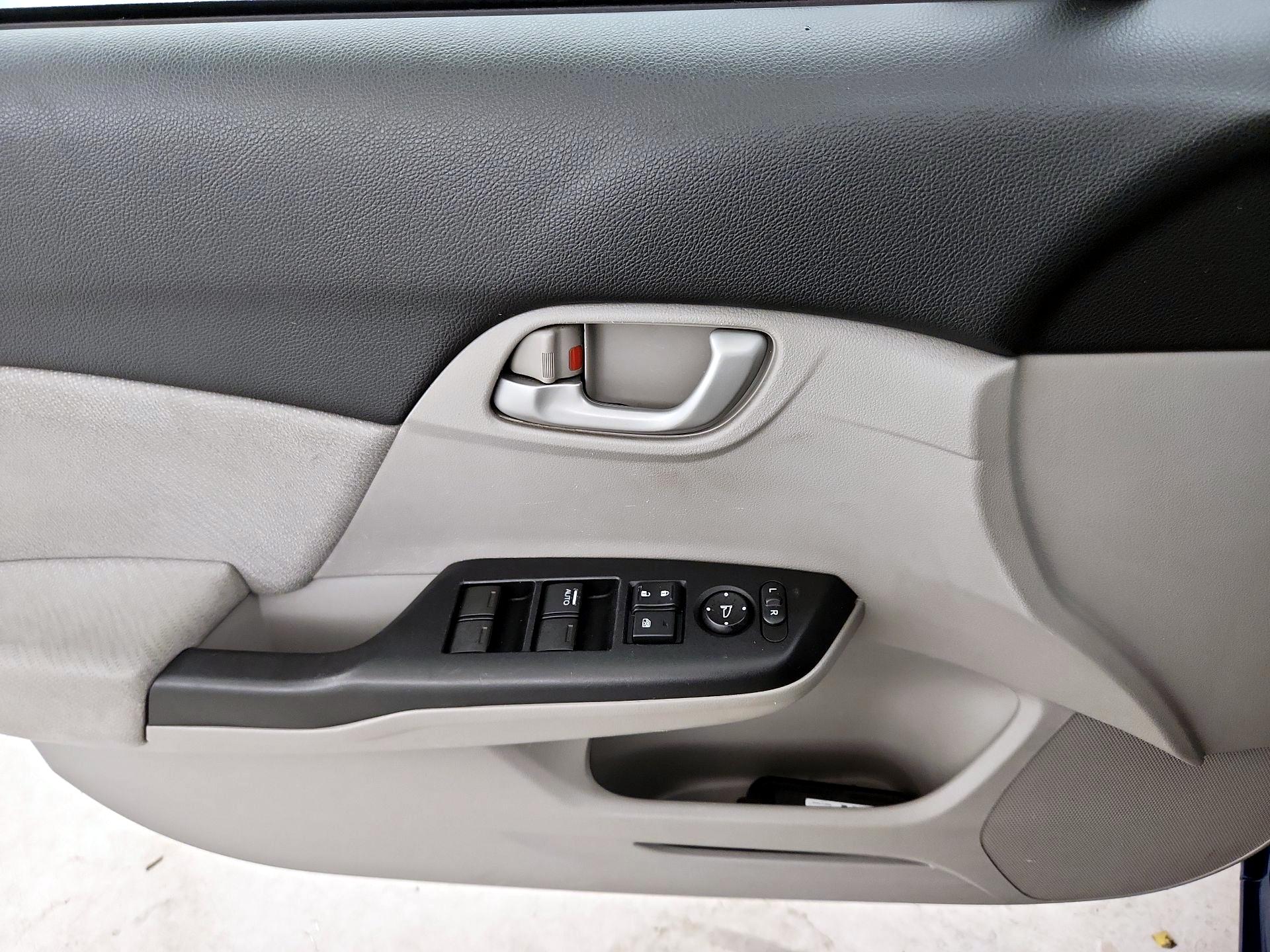 Thumbnail: 2013 Honda Civic - 12