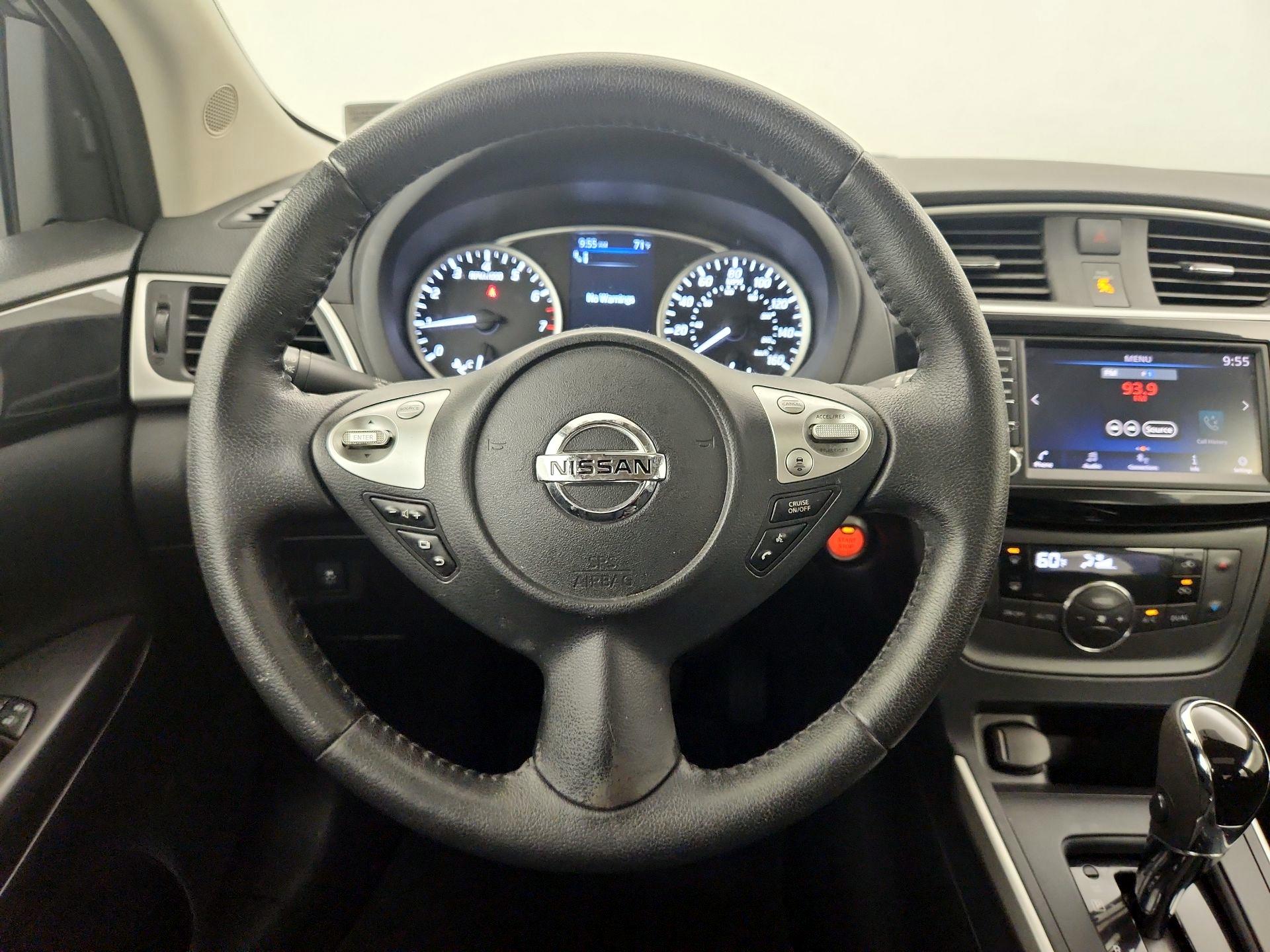 Thumbnail: 2019 Nissan Sentra - 10
