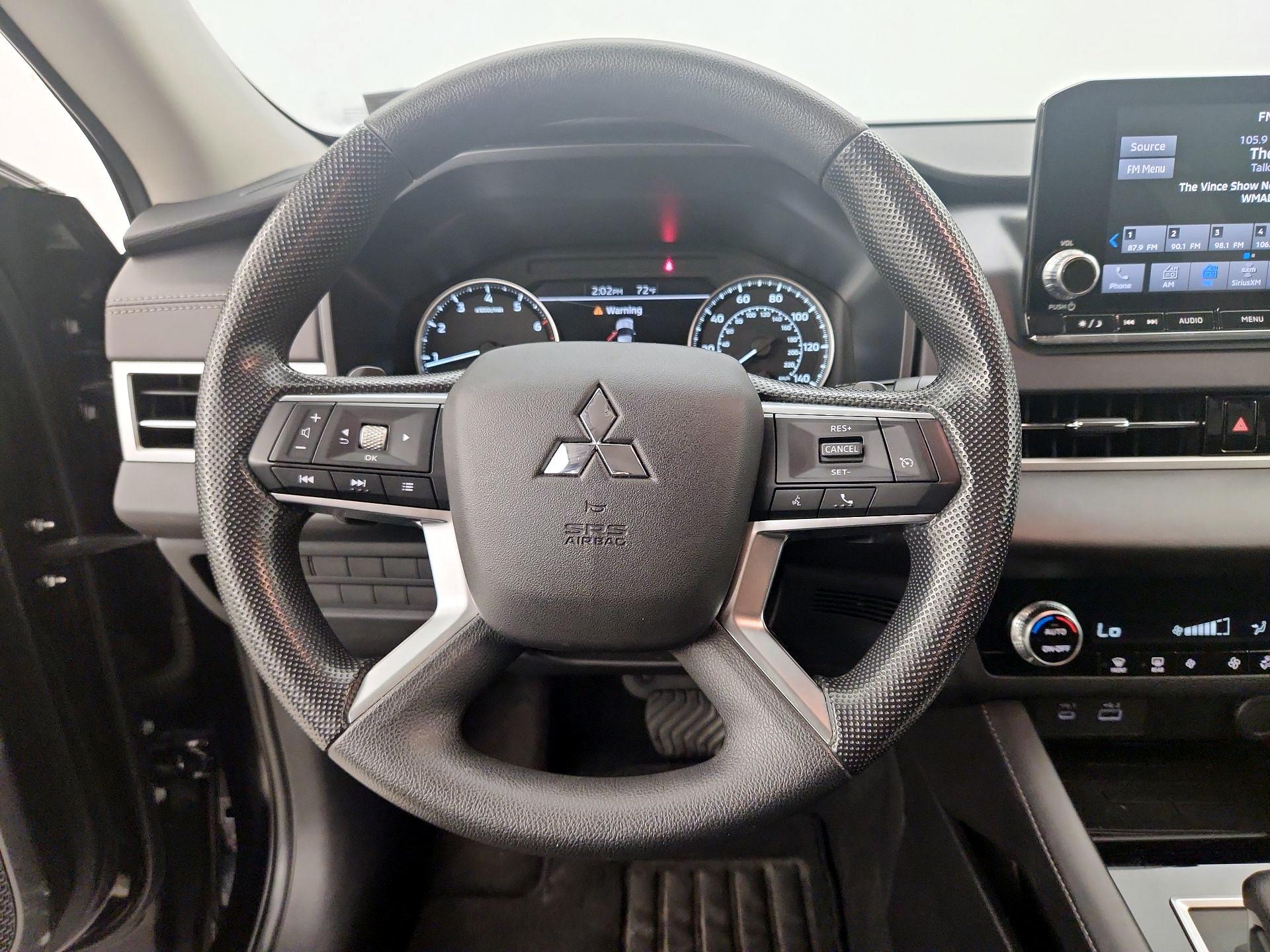Thumbnail: 2024 Mitsubishi Outlander - 10