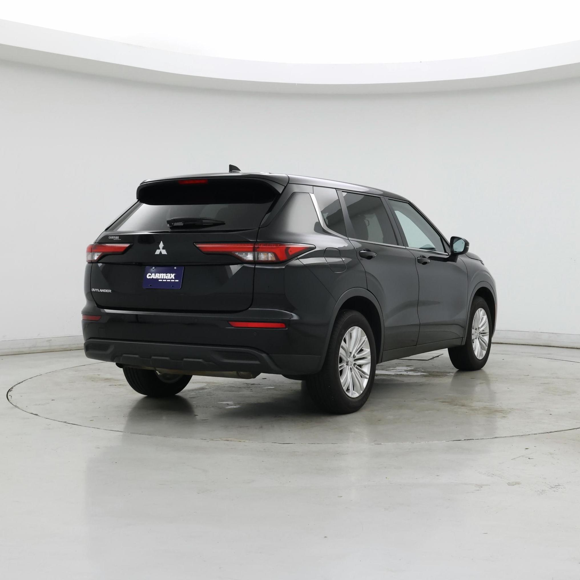 Thumbnail: 2024 Mitsubishi Outlander - 8