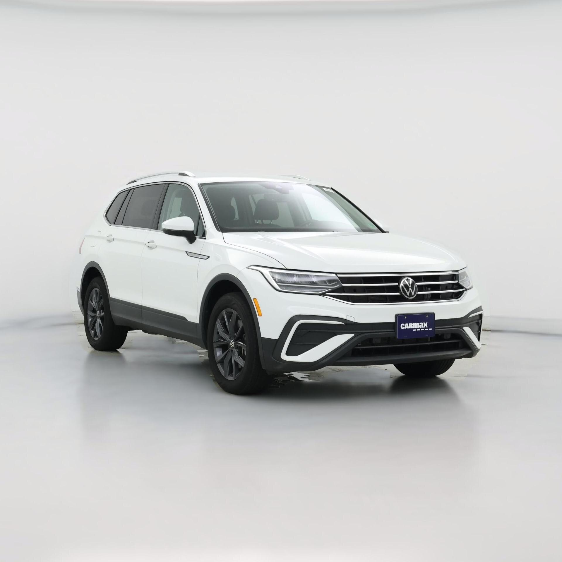 Thumbnail: 2022 Volkswagen Tiguan - 1