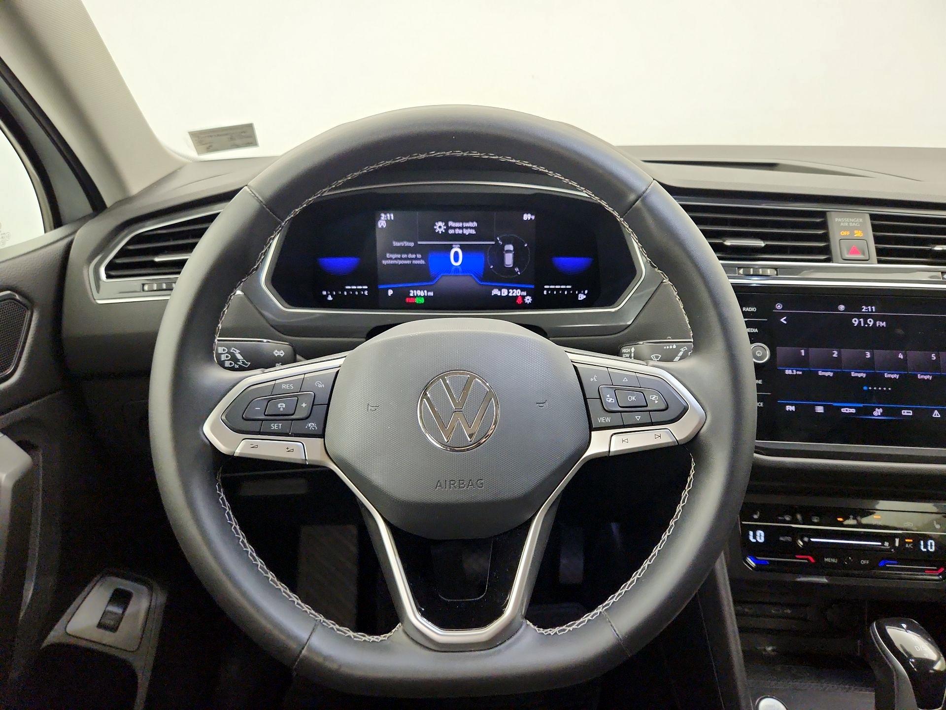 Thumbnail: 2022 Volkswagen Tiguan - 10