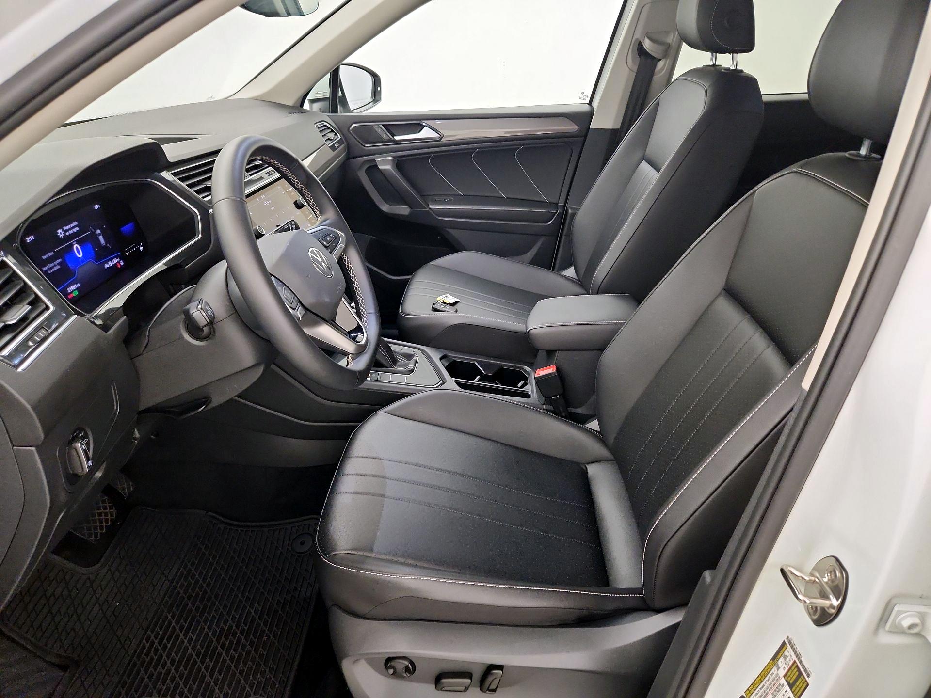 Thumbnail: 2022 Volkswagen Tiguan - 11