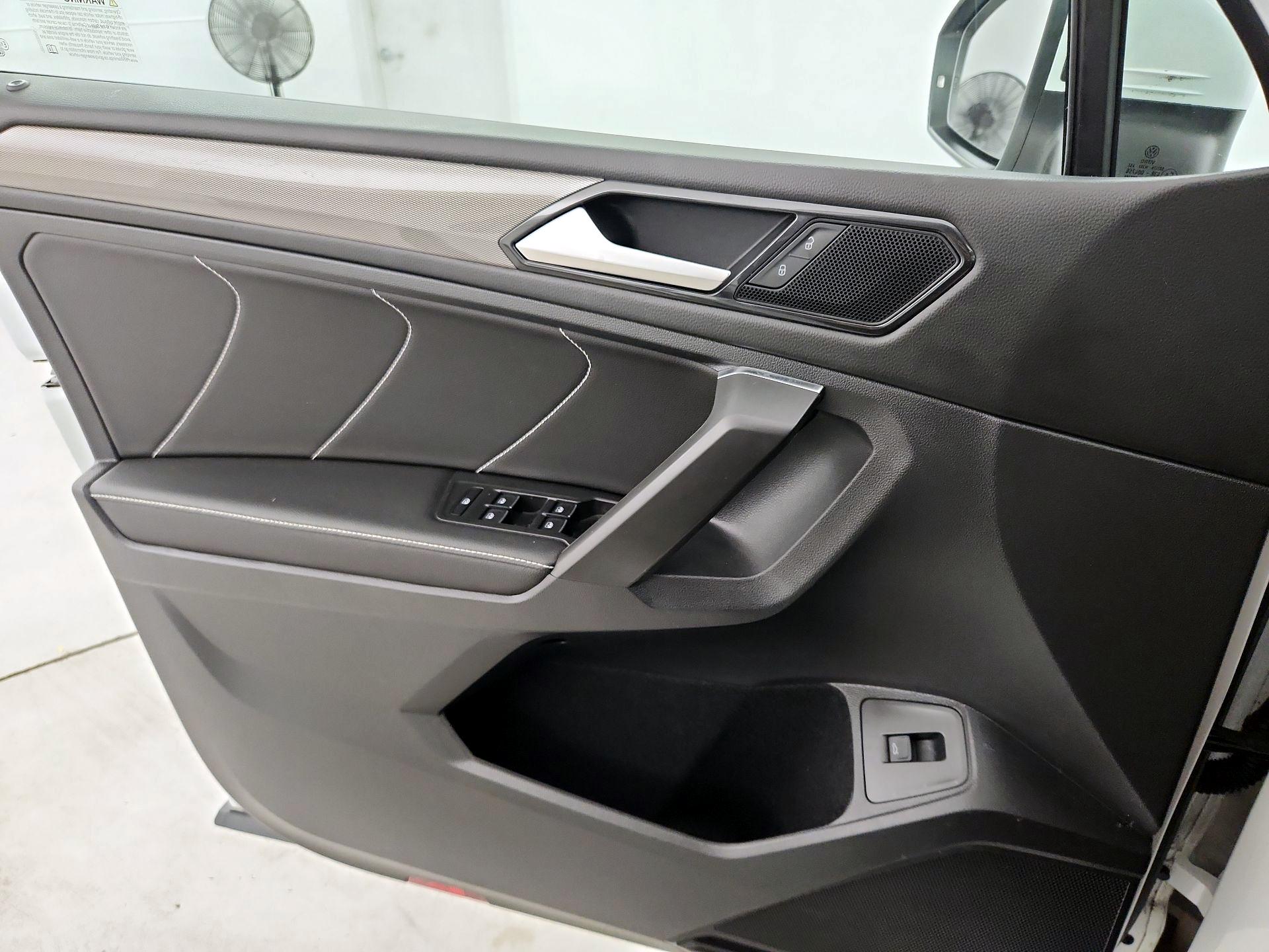 Thumbnail: 2022 Volkswagen Tiguan - 12