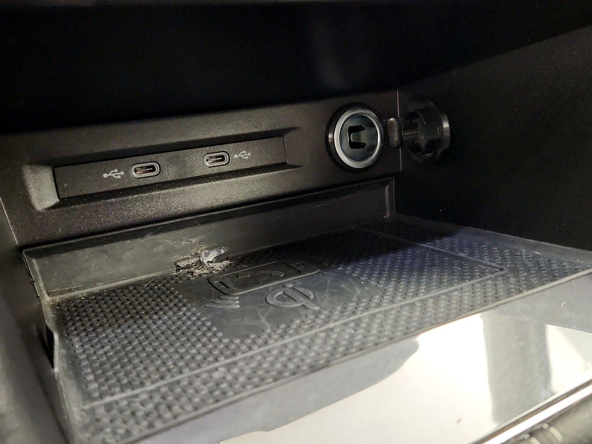 Thumbnail: 2022 Volkswagen Tiguan - 18