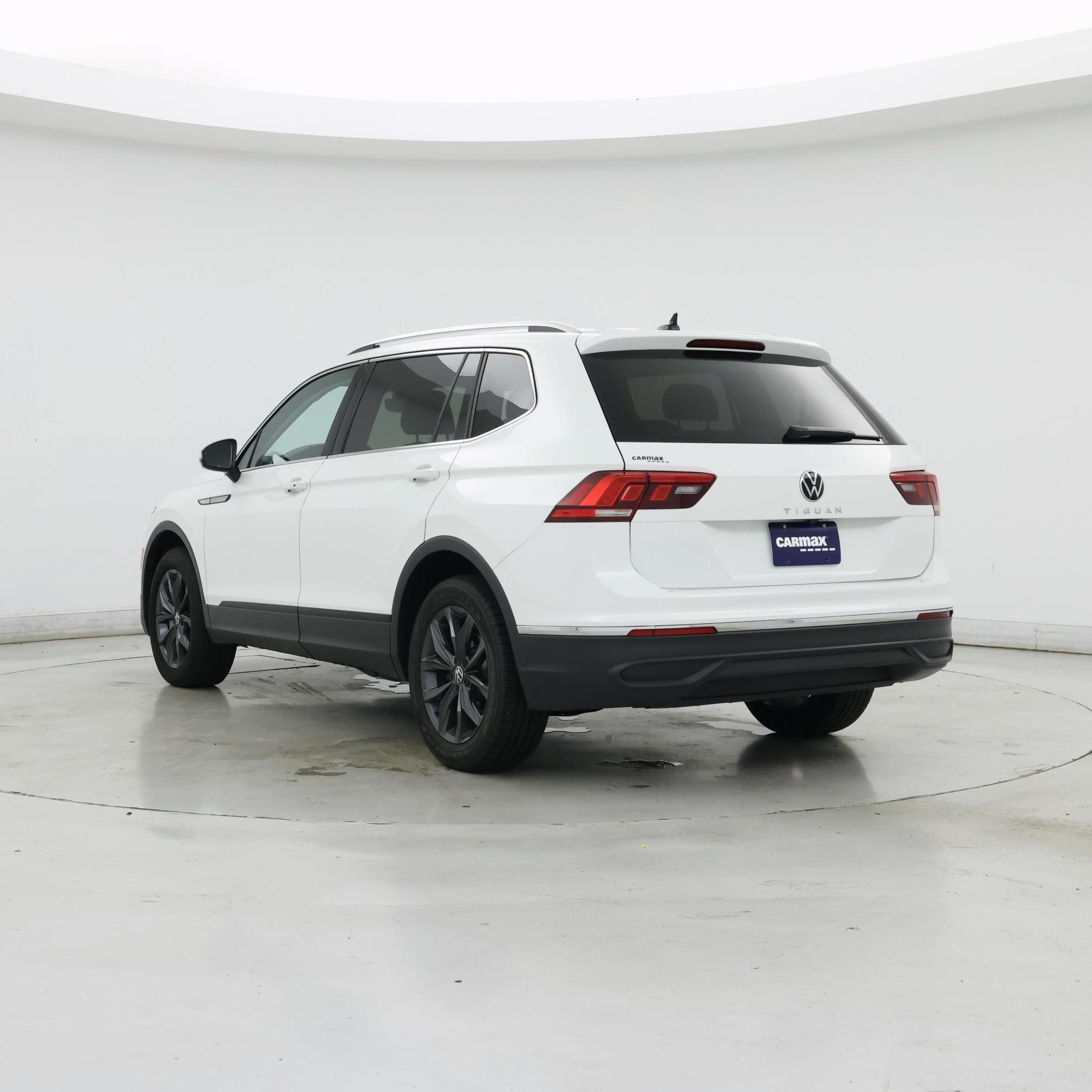 Thumbnail: 2022 Volkswagen Tiguan - 2