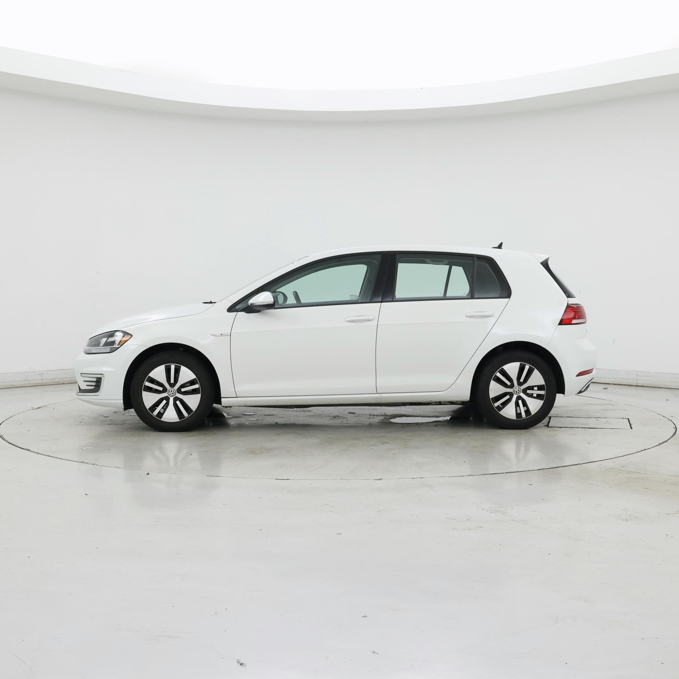 Thumbnail: 2019 Volkswagen e-Golf - 3