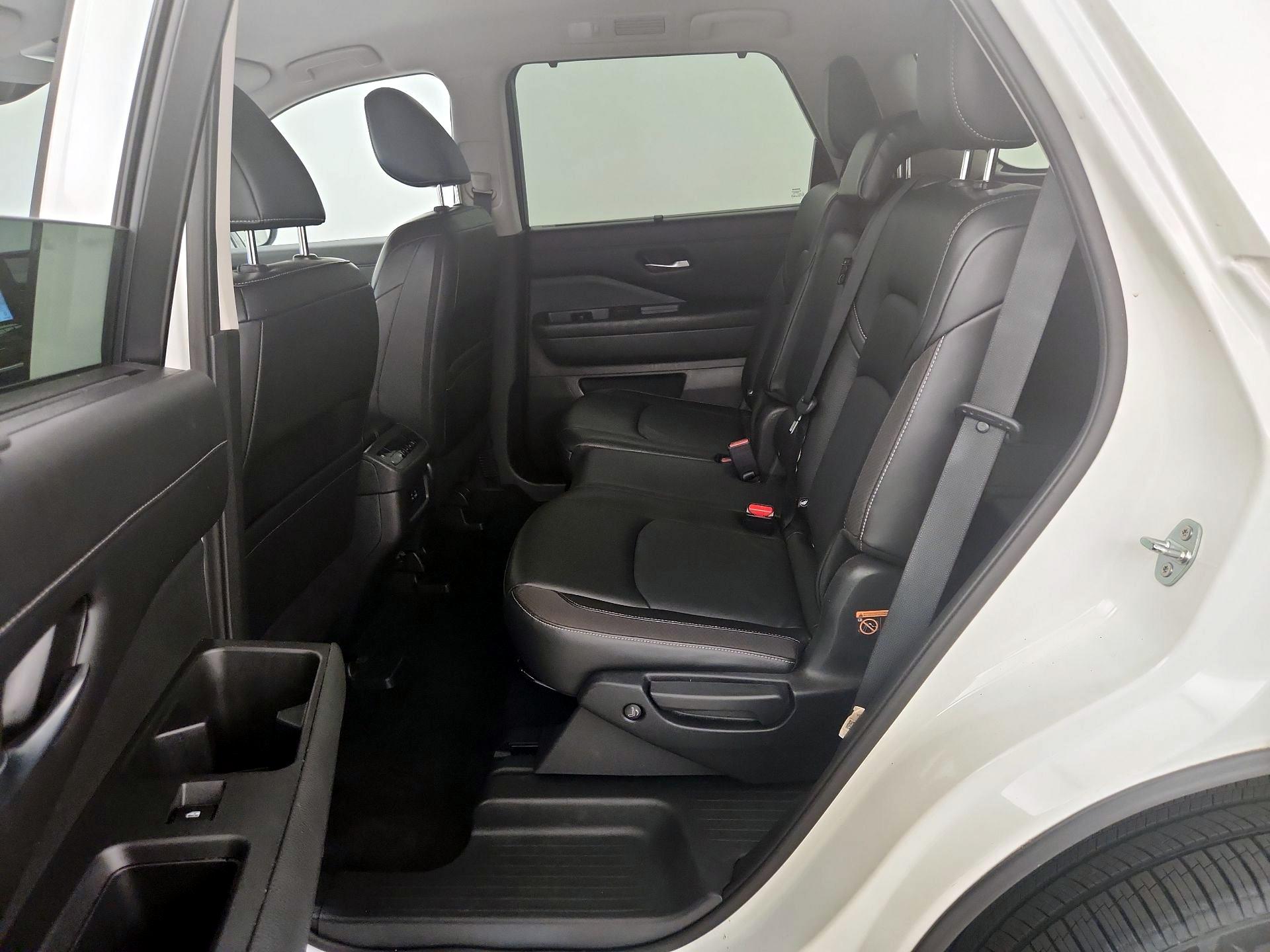 Thumbnail: 2023 Nissan Pathfinder - 20